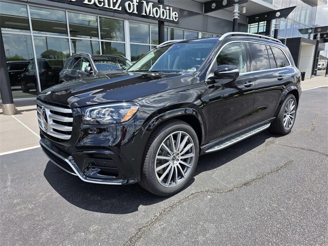 2025 Mercedes Benz GLS 450 4MATIC photo 2