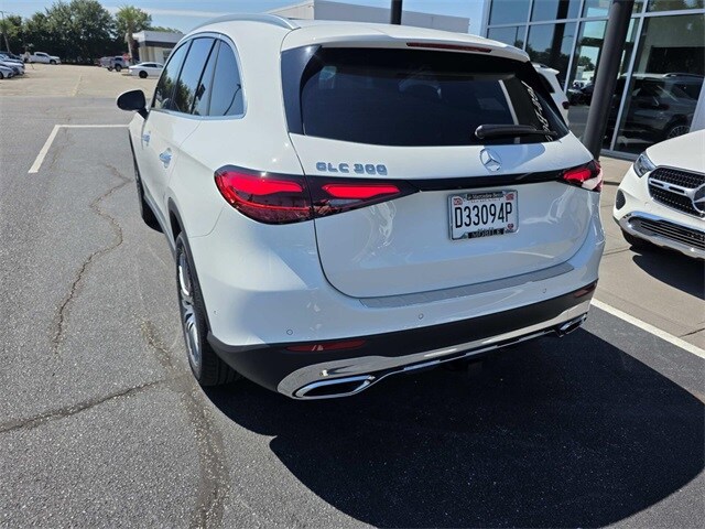 2026 Mercedes Benz GLC 300 photo 3