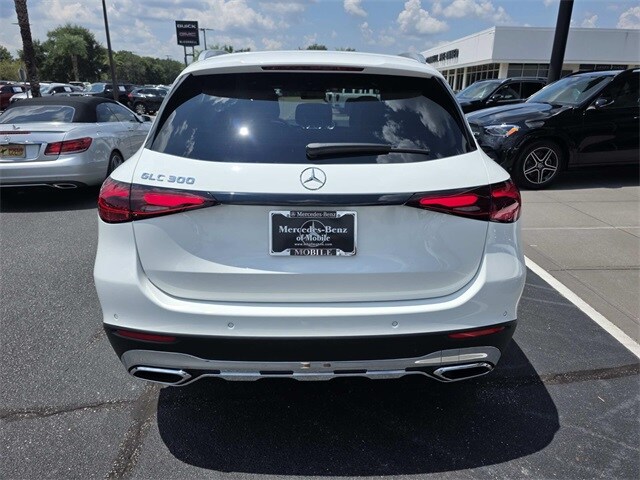 2026 Mercedes Benz GLC 300 photo 2
