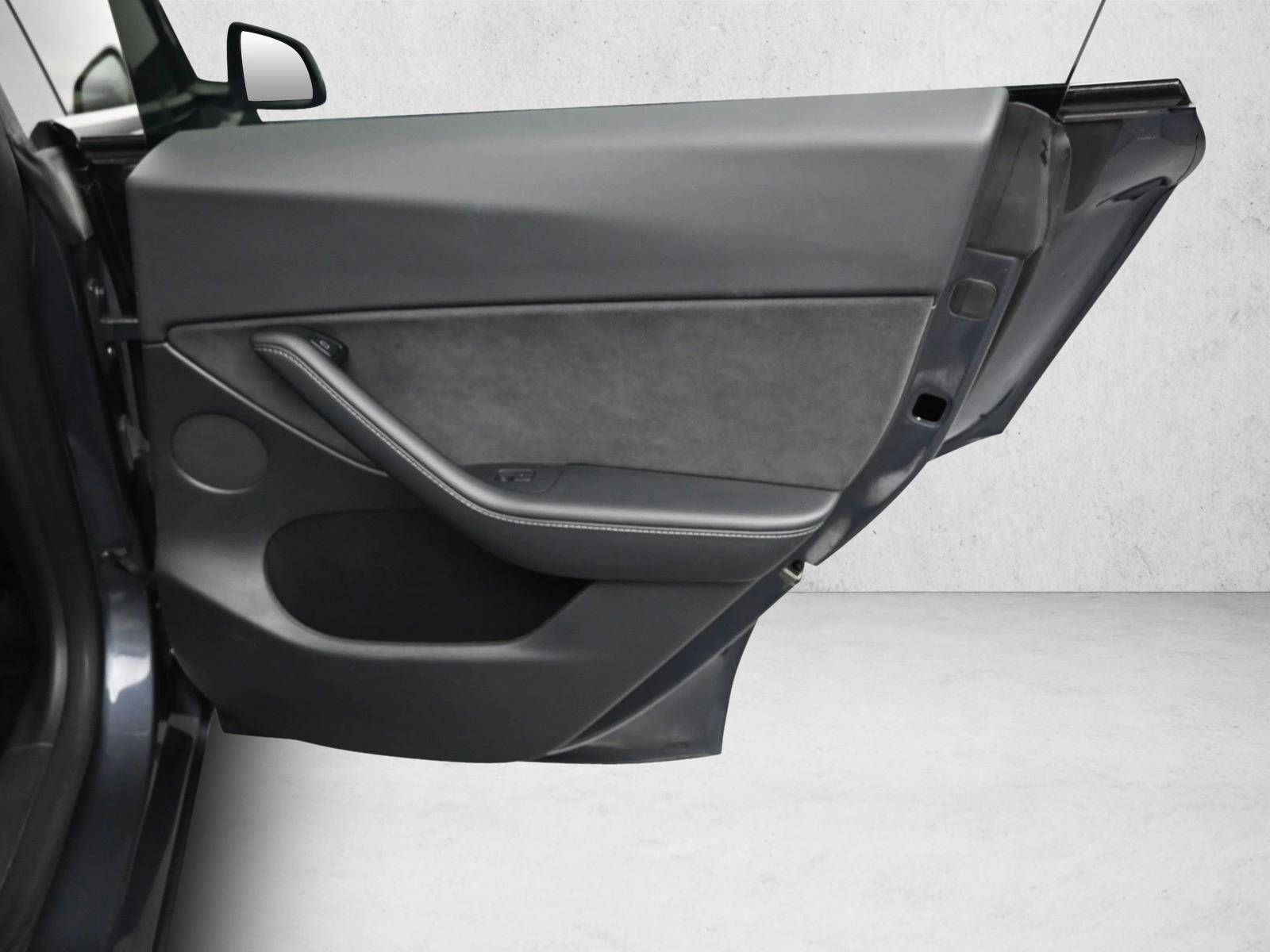 2021 TESLA MODEL Y - Image 24