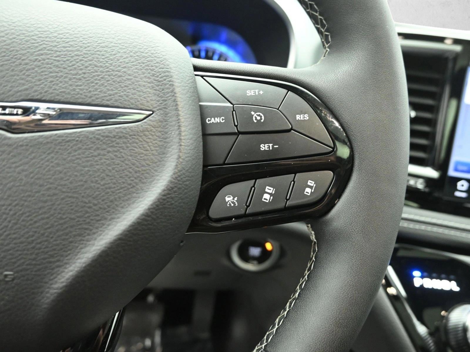 2025 CHRYSLER PACIFICA - Image 16