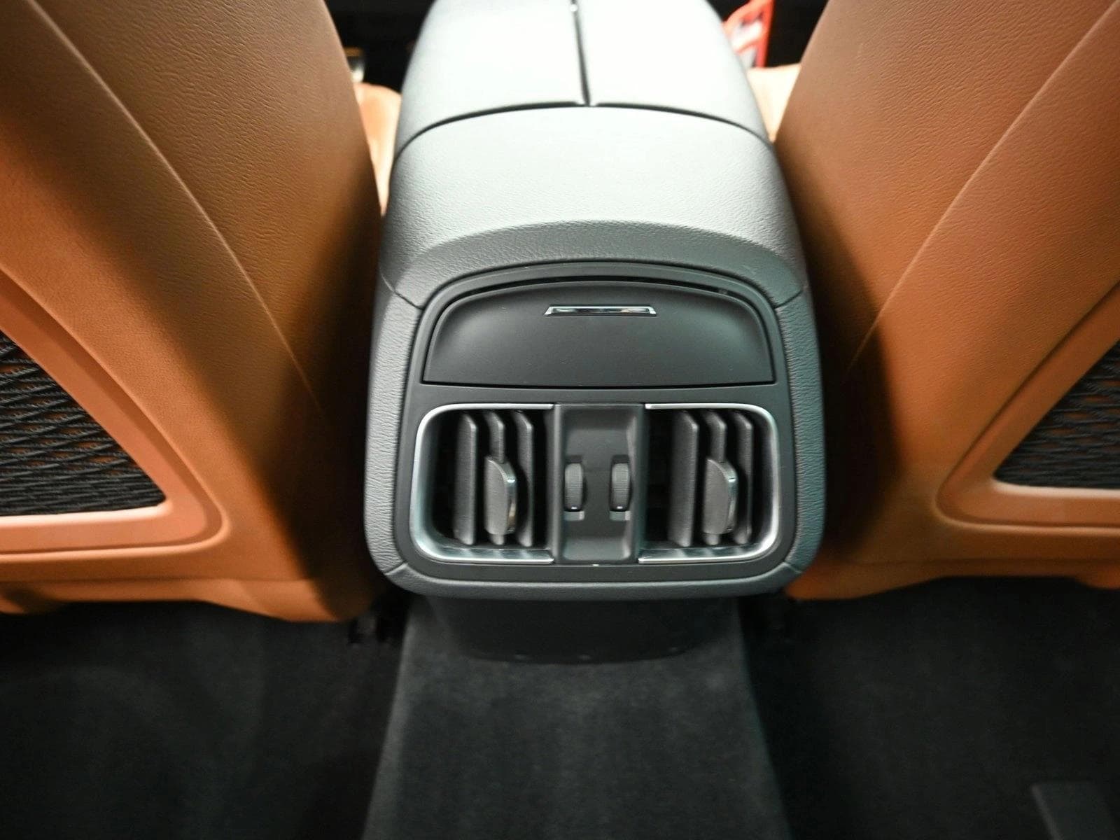 2021 MASERATI LEVANTE - Image 22