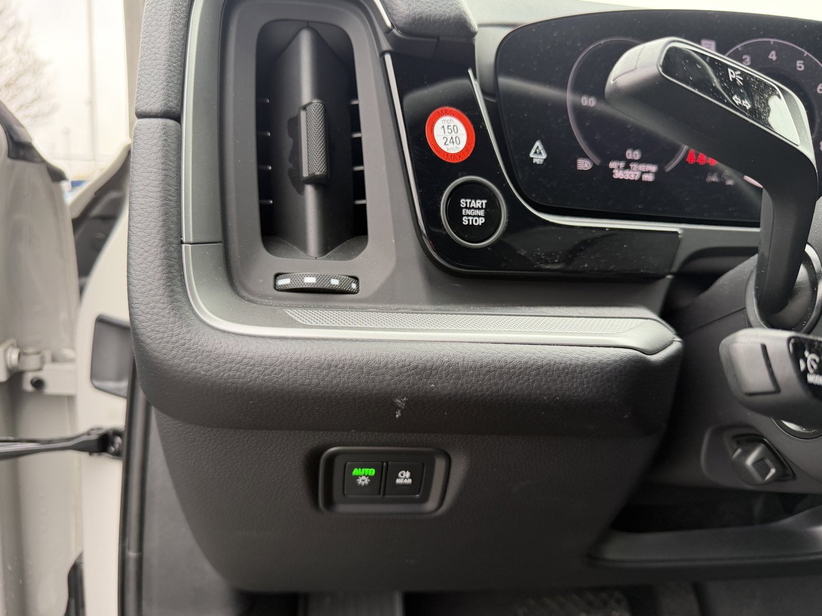 2024 PORSCHE CAYENNE - Image 12