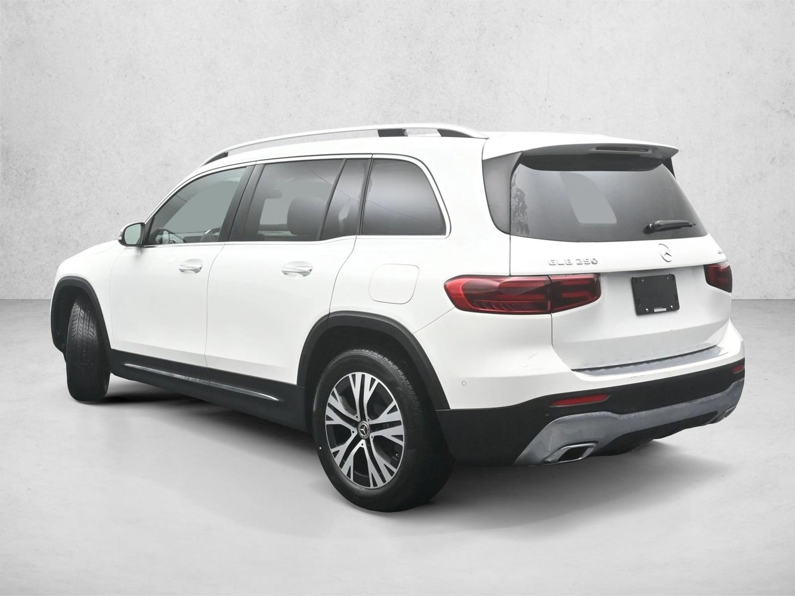2025 Mercedes Benz GLB 250 4MATIC photo 3