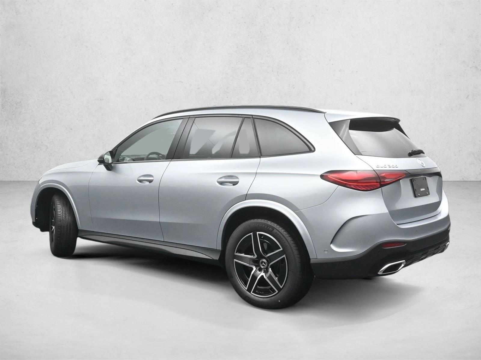 2025 Mercedes Benz GLC 300 4MATIC photo 4