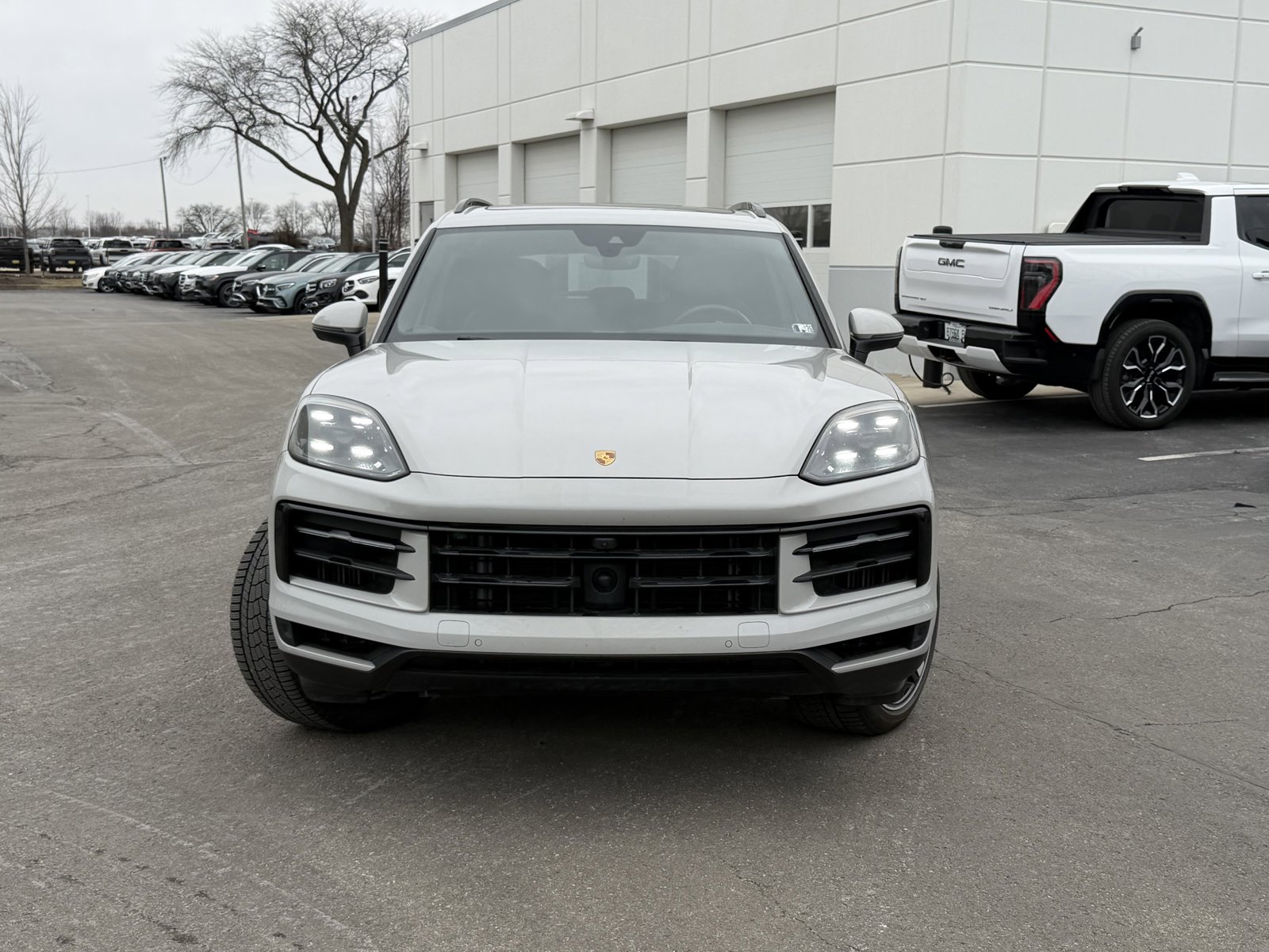 2024 PORSCHE CAYENNE - Image 2