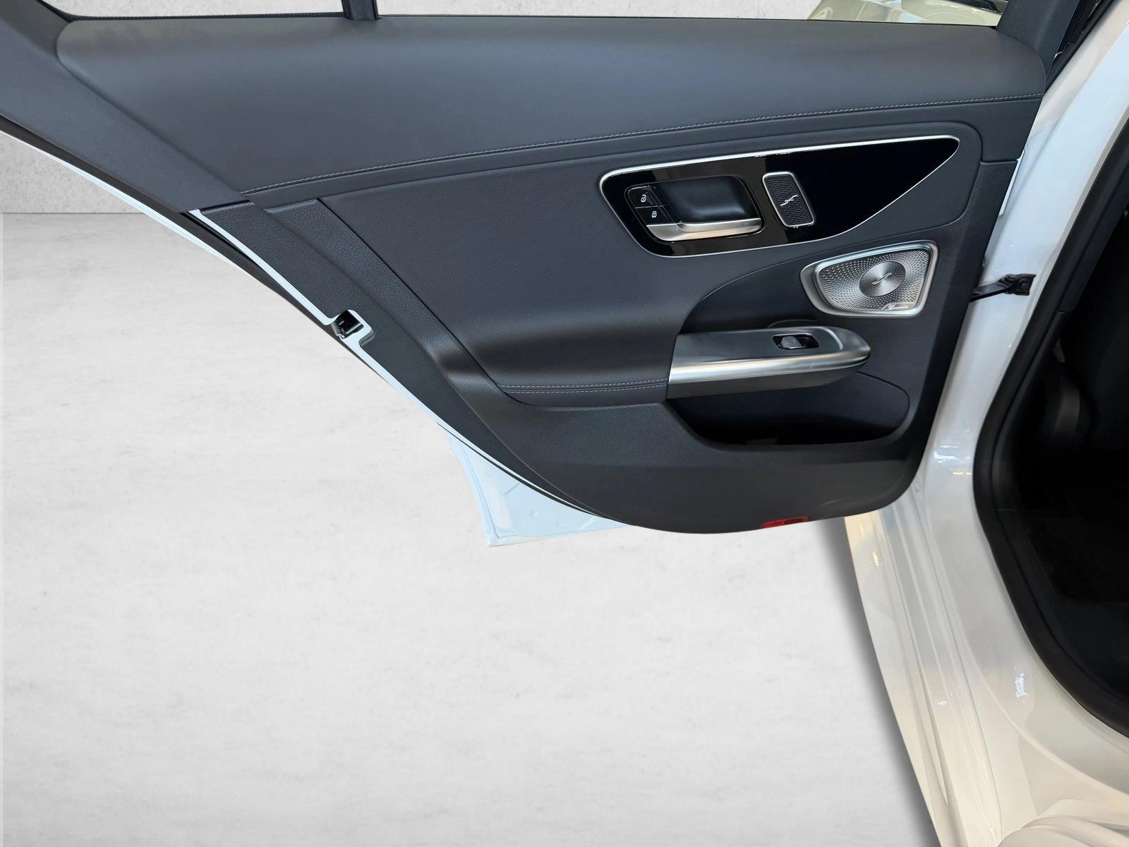 2026 Mercedes-Benz C-Class Sedan C 300 - Photo 16