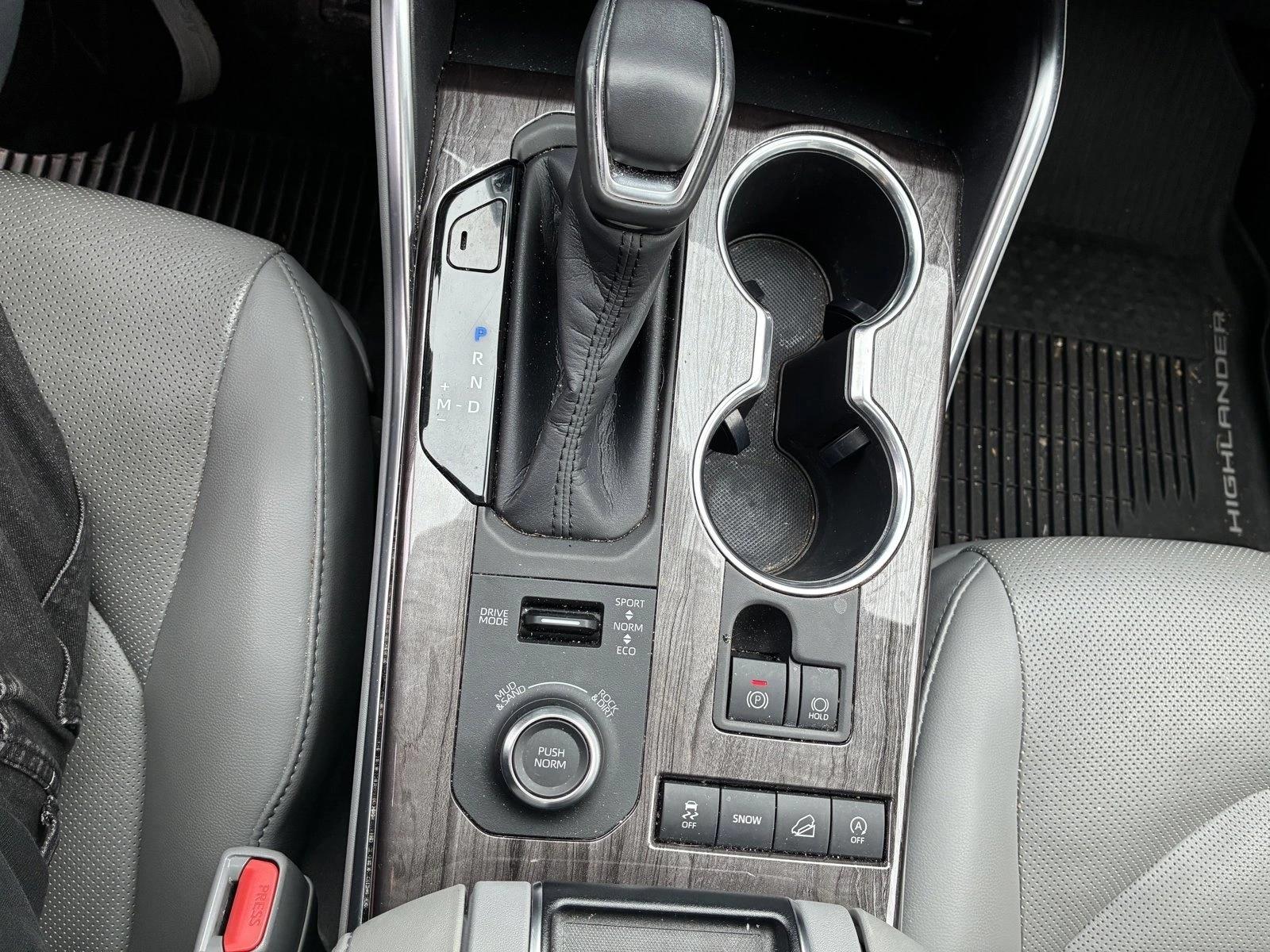 2020 TOYOTA HIGHLANDER - Image 21