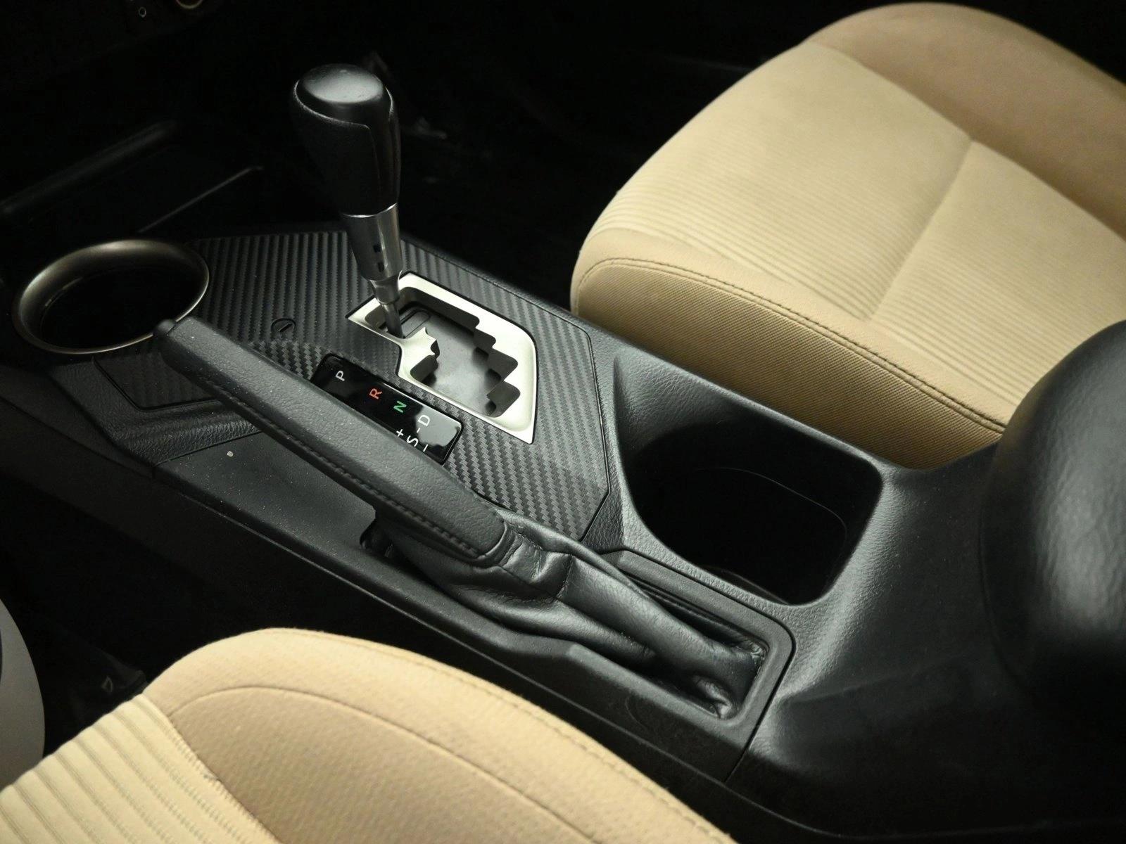 2015 TOYOTA RAV4 - Image 13