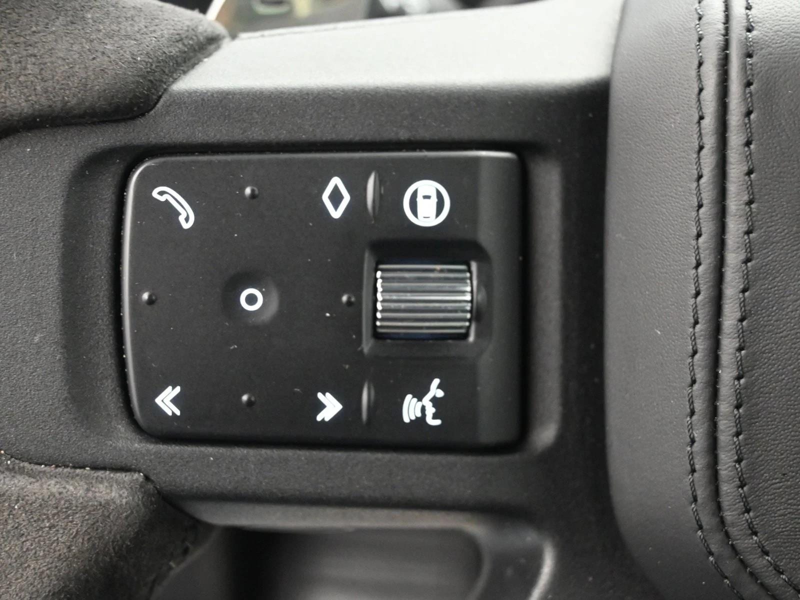 2024 LAND ROVER DEFENDER - Image 11