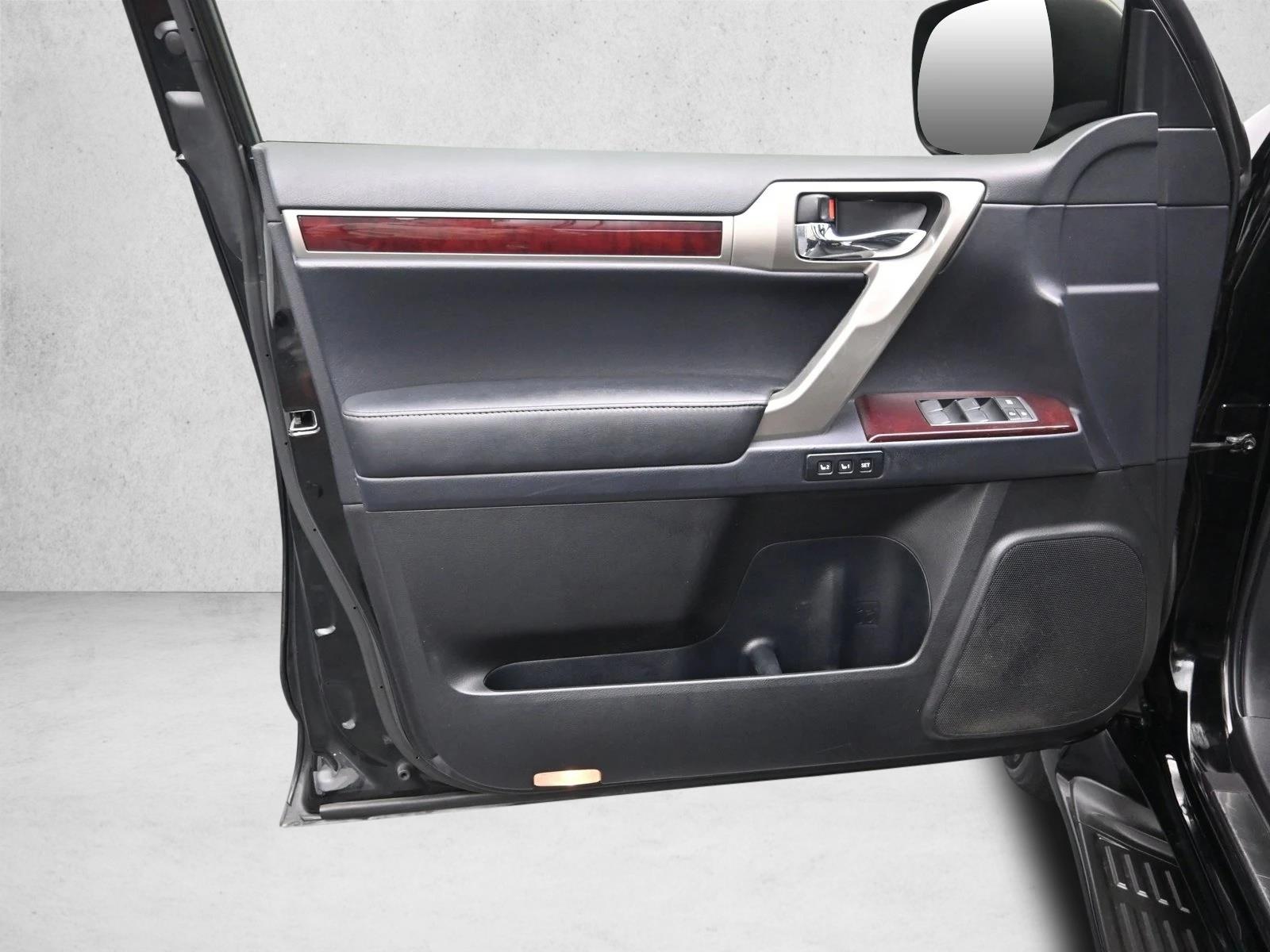 2017 LEXUS GX - Image 20