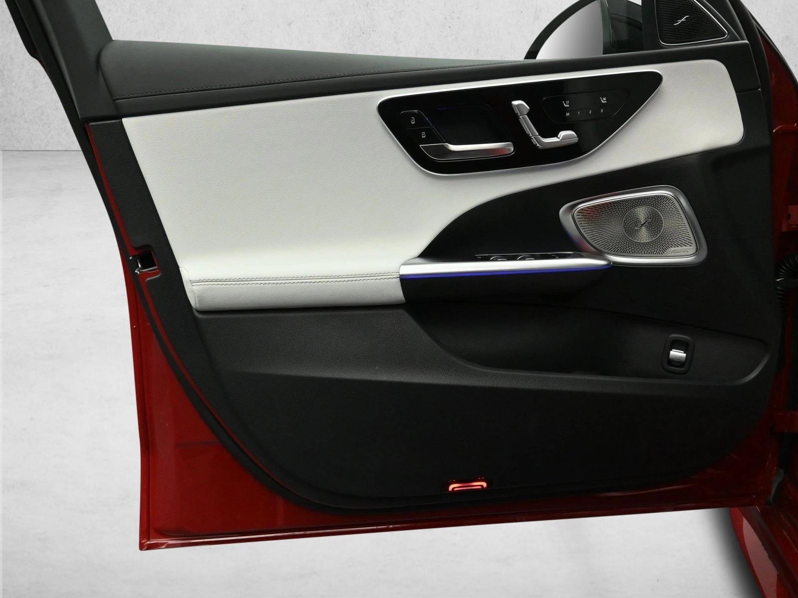 2025 MERCEDES-BENZ C-CLASS - Image 19