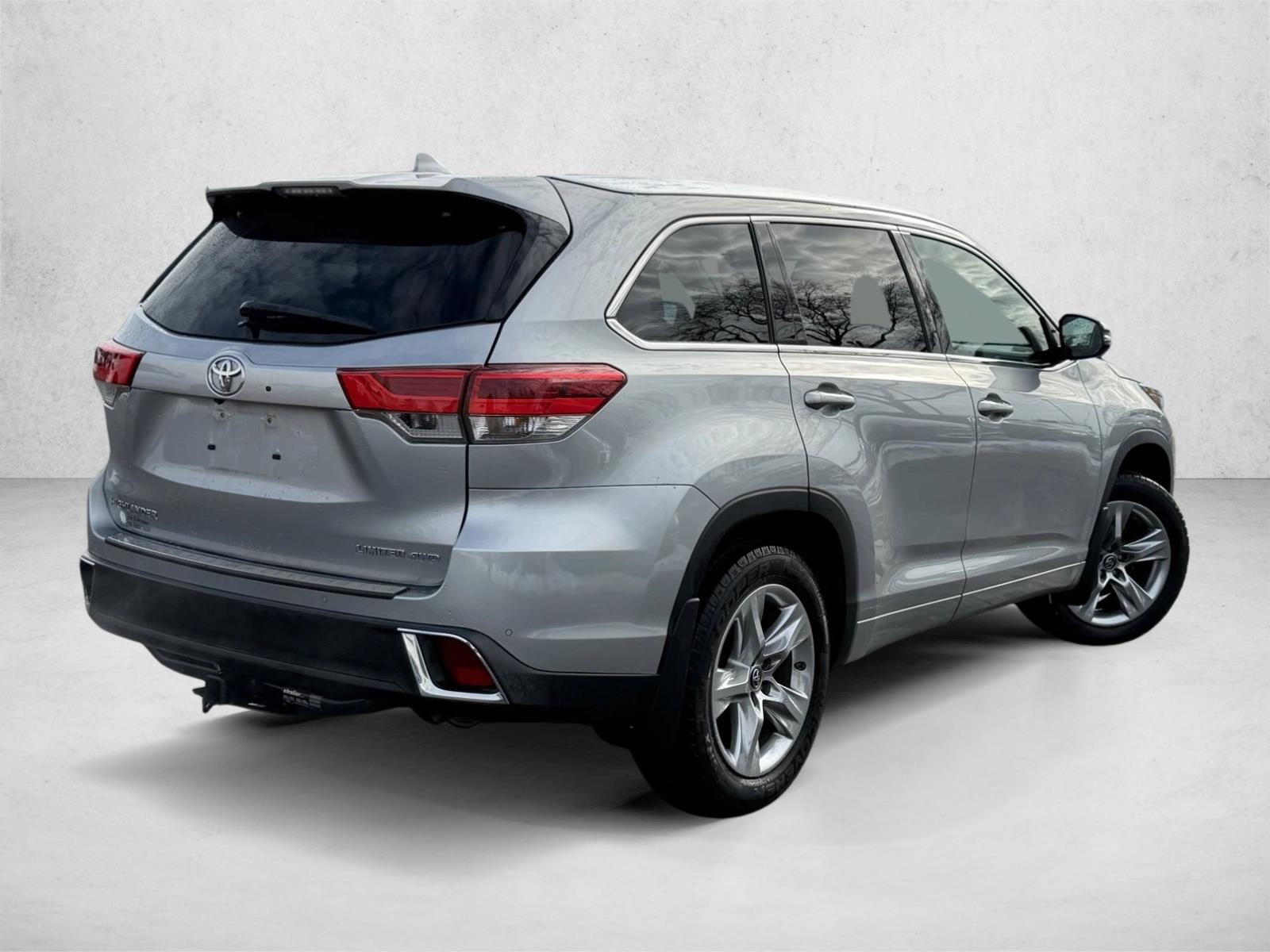 2017 TOYOTA HIGHLANDER - Image 5