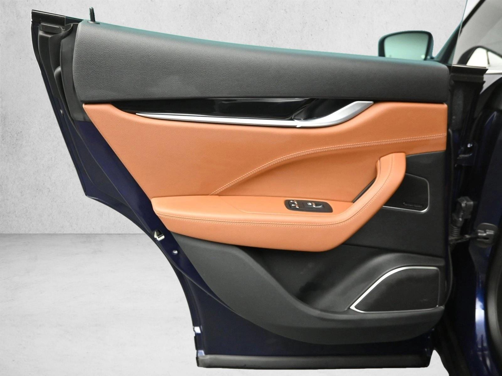 2021 MASERATI LEVANTE - Image 23