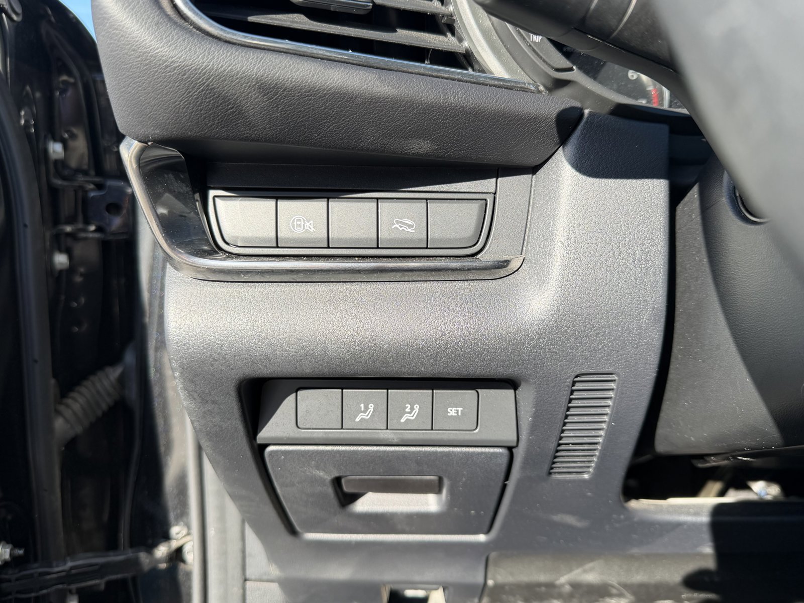 2025 MAZDA CX-30 - Image 13