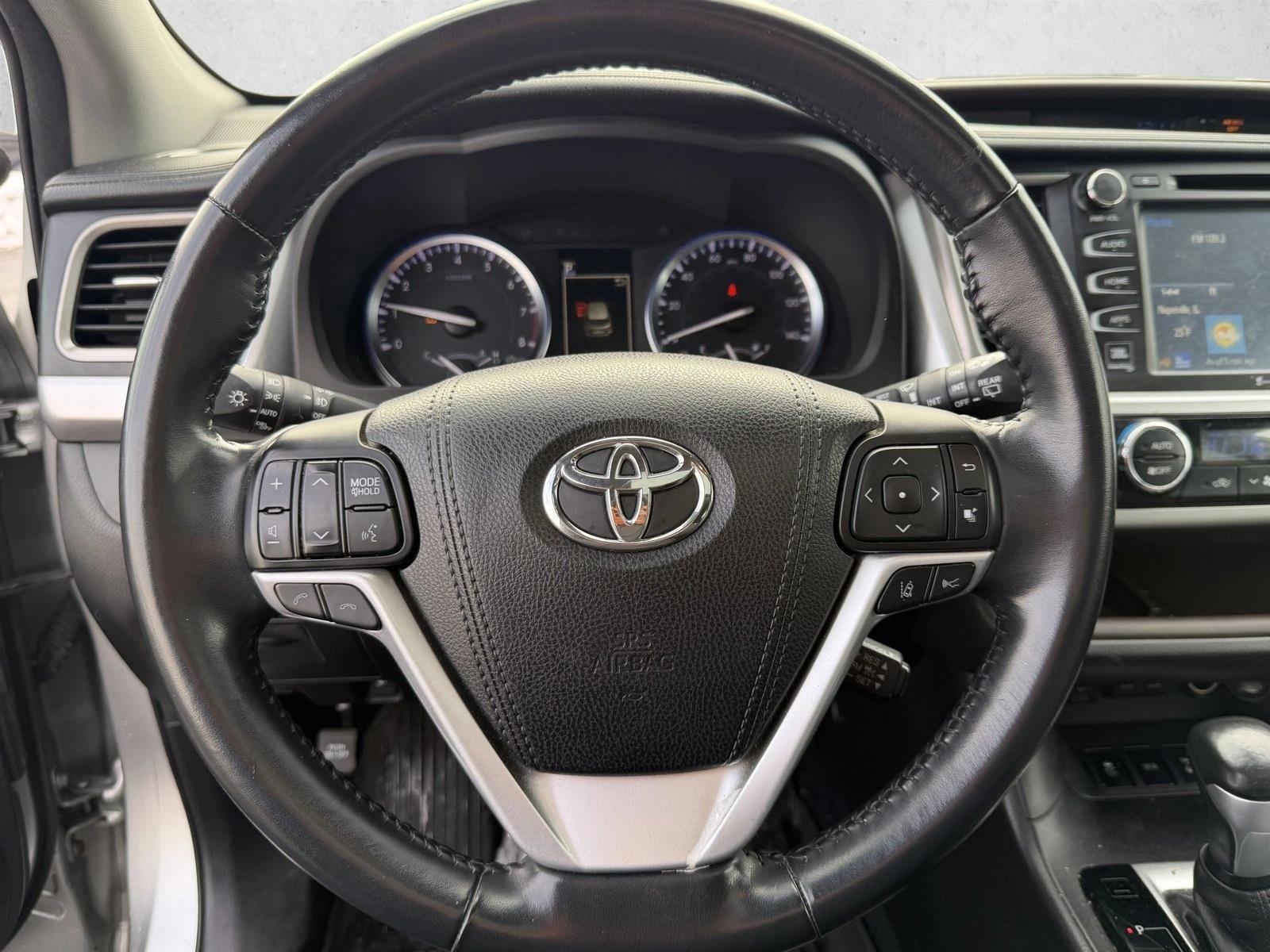 2017 TOYOTA HIGHLANDER - Image 14