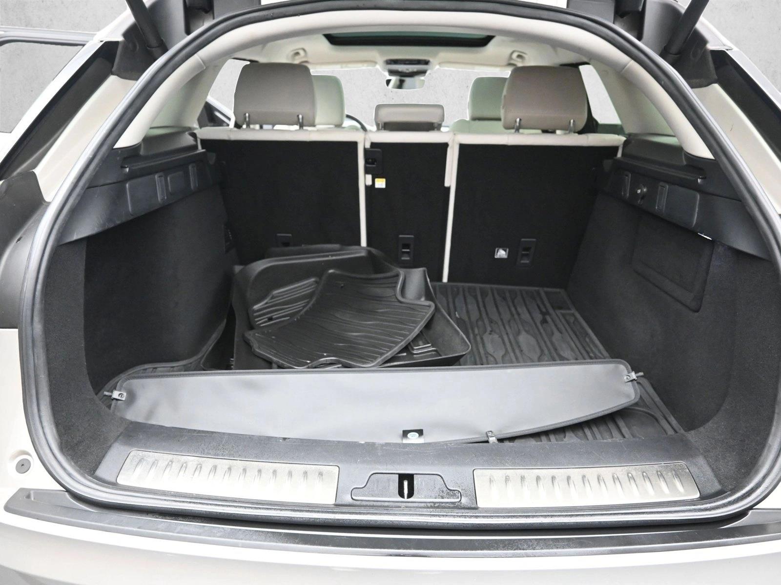 2020 LAND ROVER RANGE ROVER VELAR - Image 24