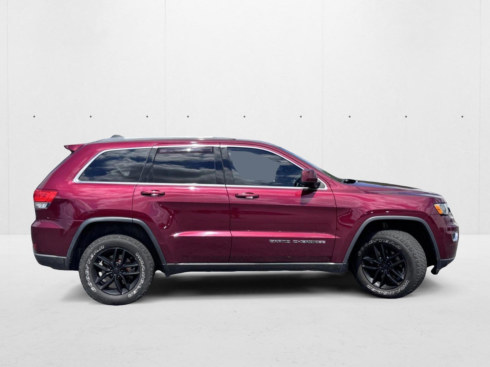 2017 Jeep Grand Cherokee Laredo photo 4
