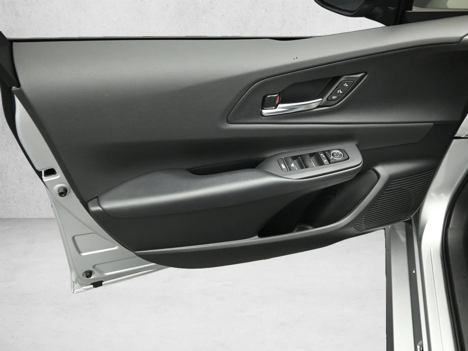 2026 TOYOTA PRIUS PRIME (PHEV) - Image 21