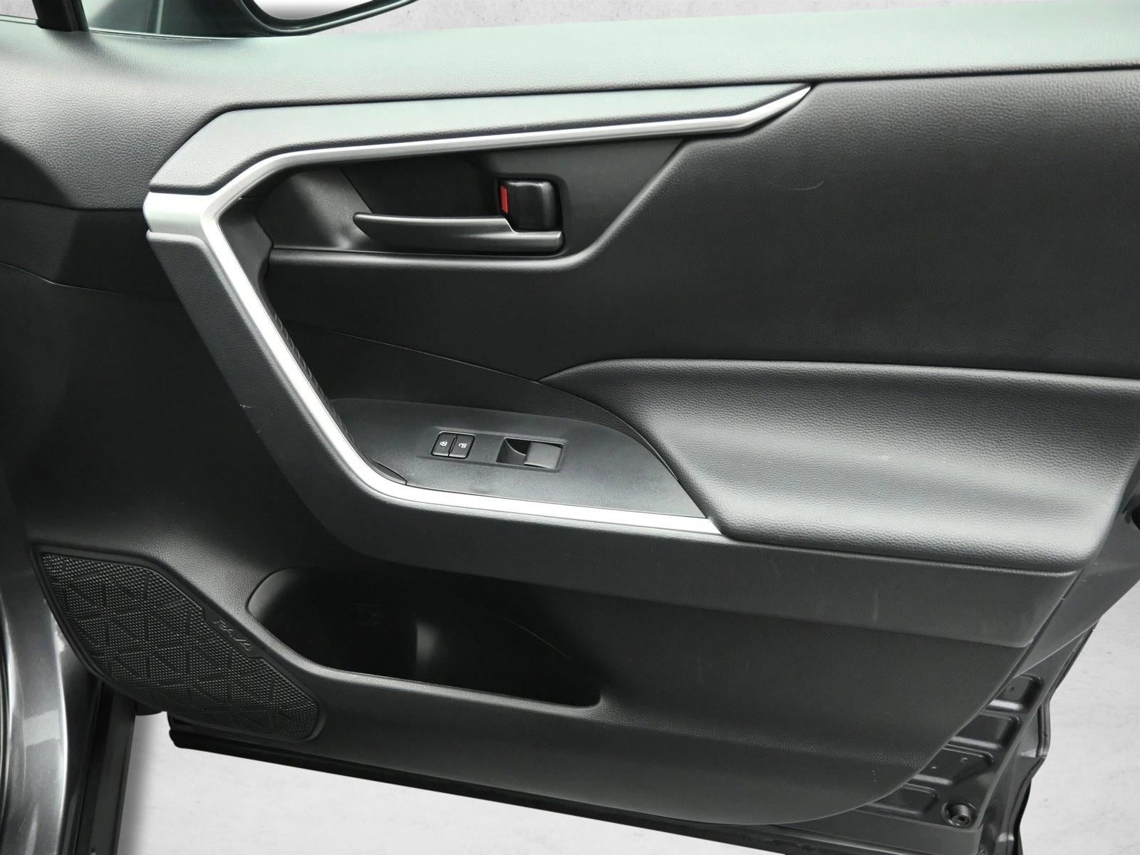 2022 TOYOTA RAV4 - Image 28