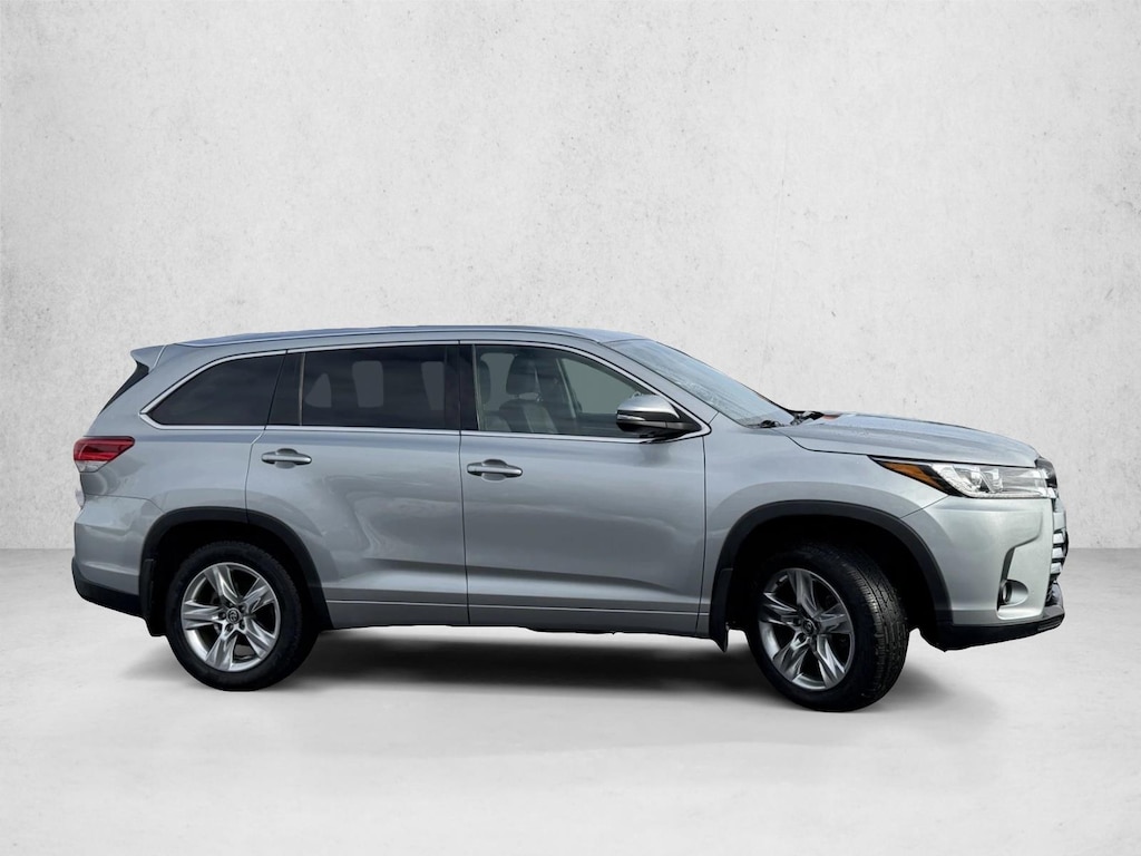 Used 2017 Toyota Highlander Limited V6 SUV