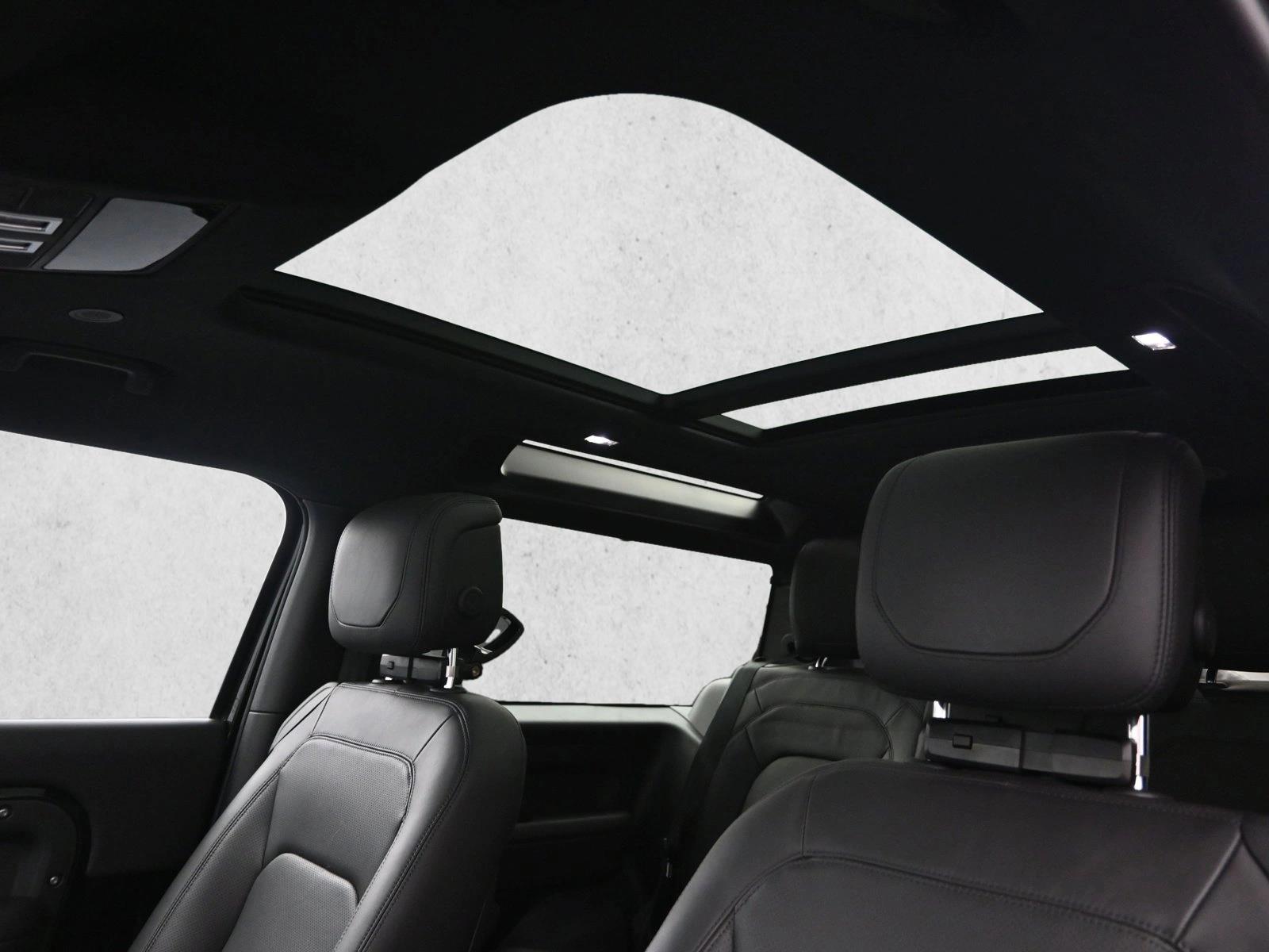 2024 LAND ROVER DEFENDER - Image 18