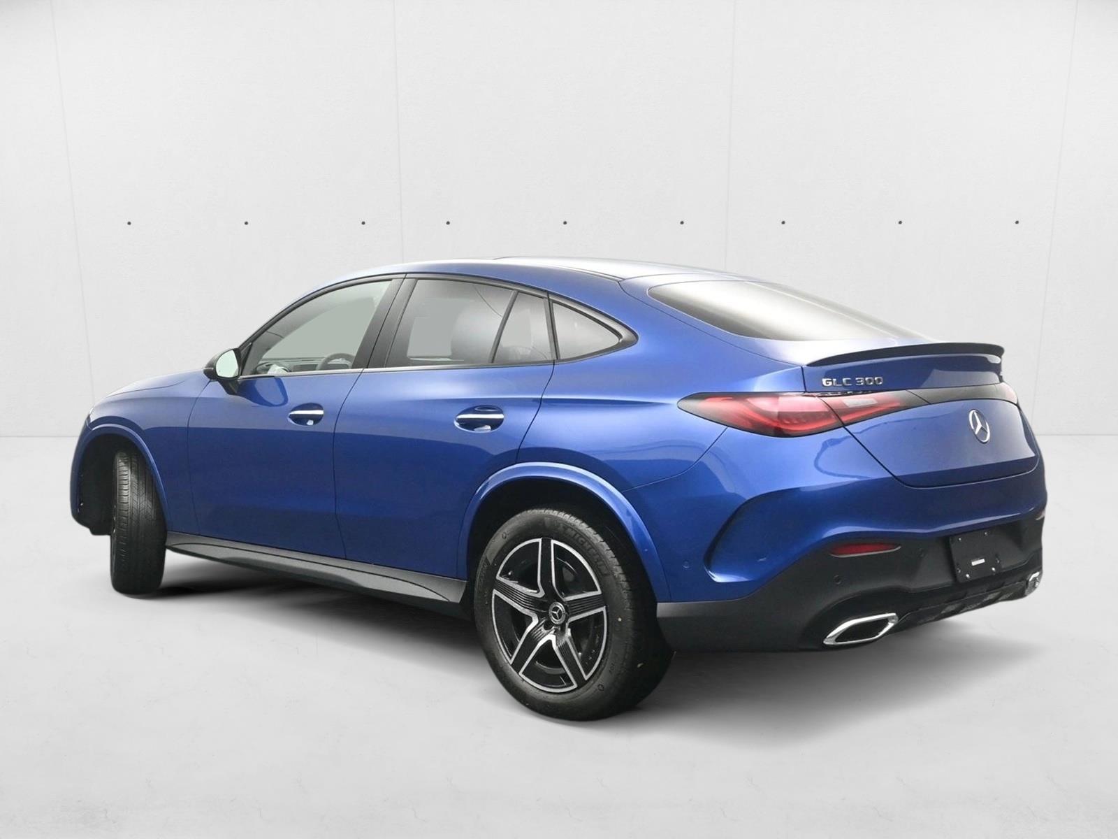 2025 Mercedes Benz GLC 300 4MATIC photo 3