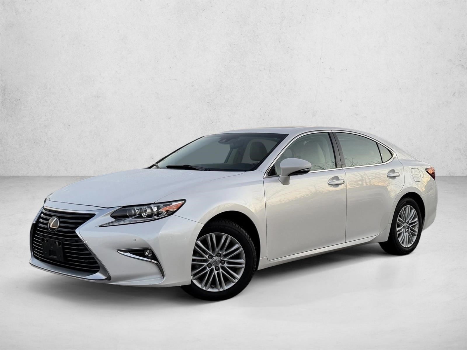 2017 Lexus ES 350's photo