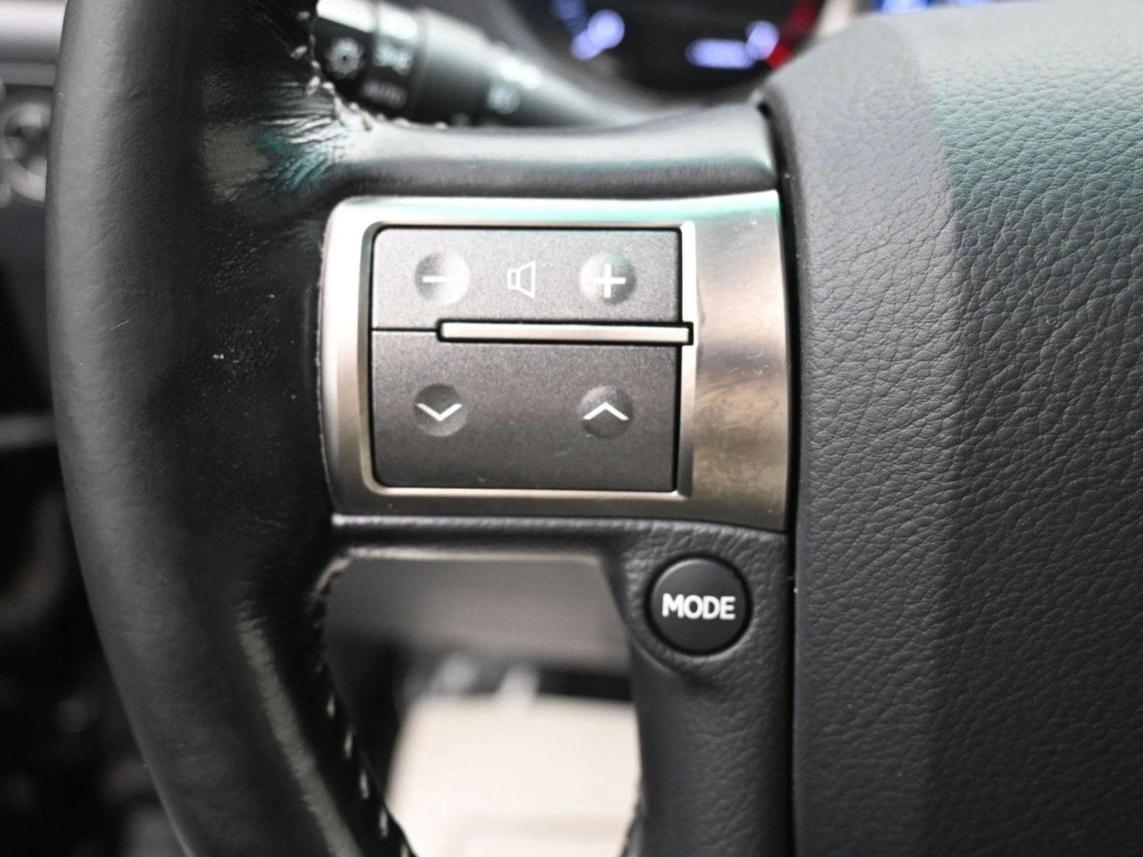 2017 LEXUS GX - Image 11