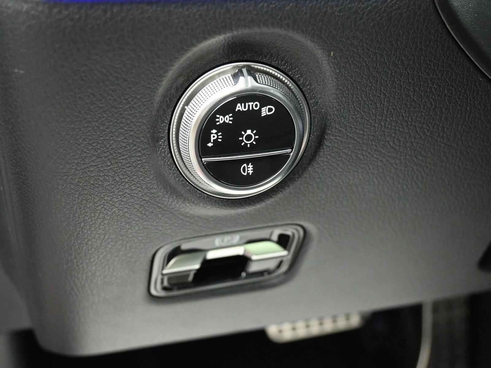 2025 MERCEDES-BENZ C-CLASS - Image 18