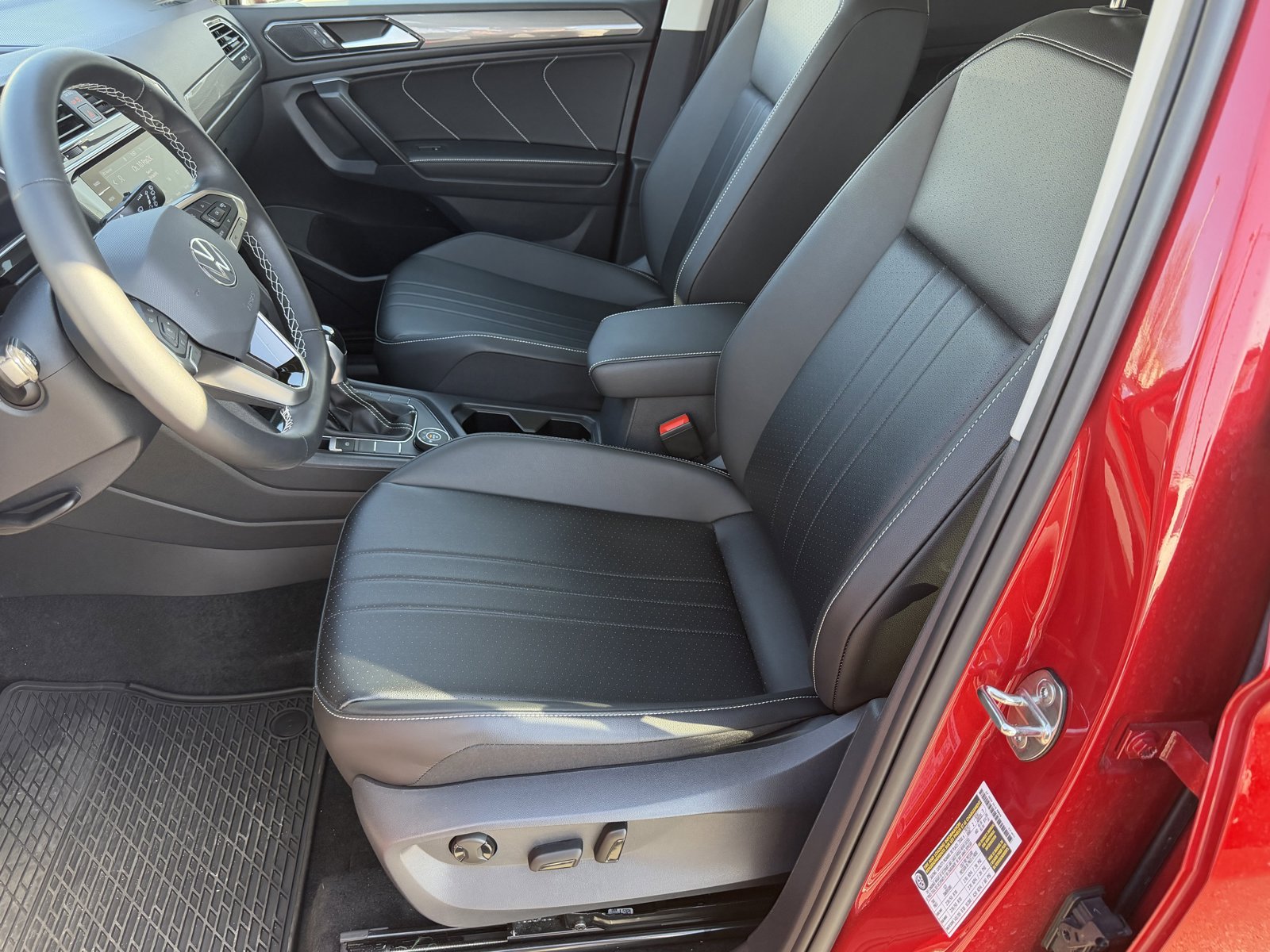 2024 VOLKSWAGEN TIGUAN - Image 11