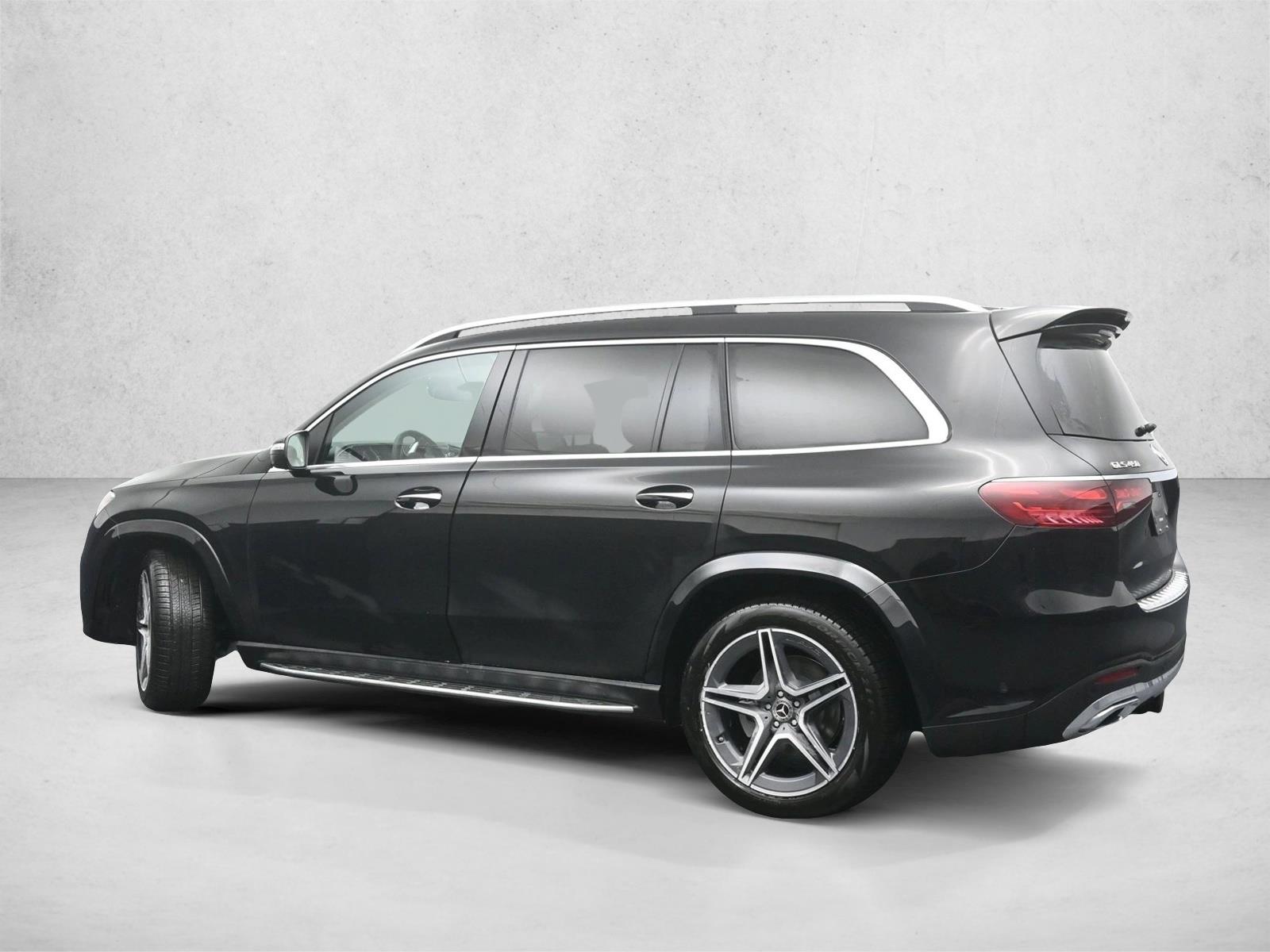 2025 Mercedes Benz GLS 450 4MATIC photo 4