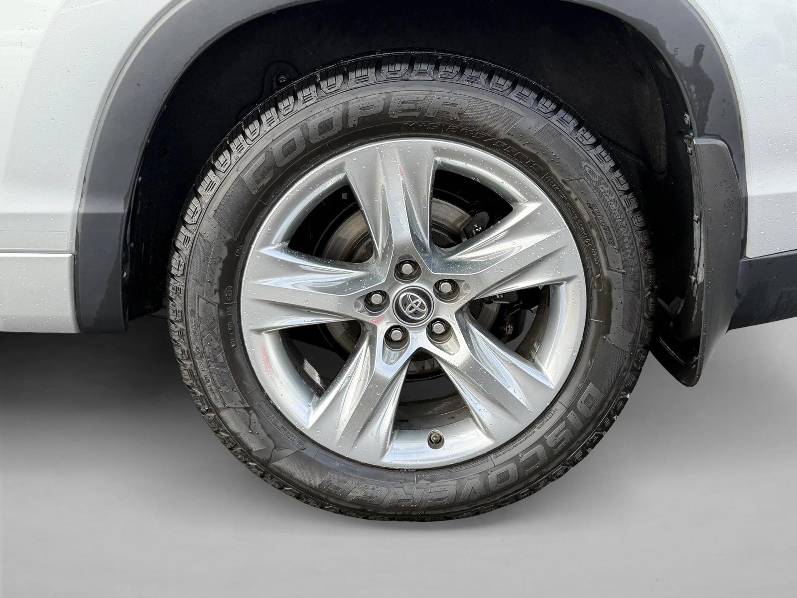 2017 TOYOTA HIGHLANDER - Image 9