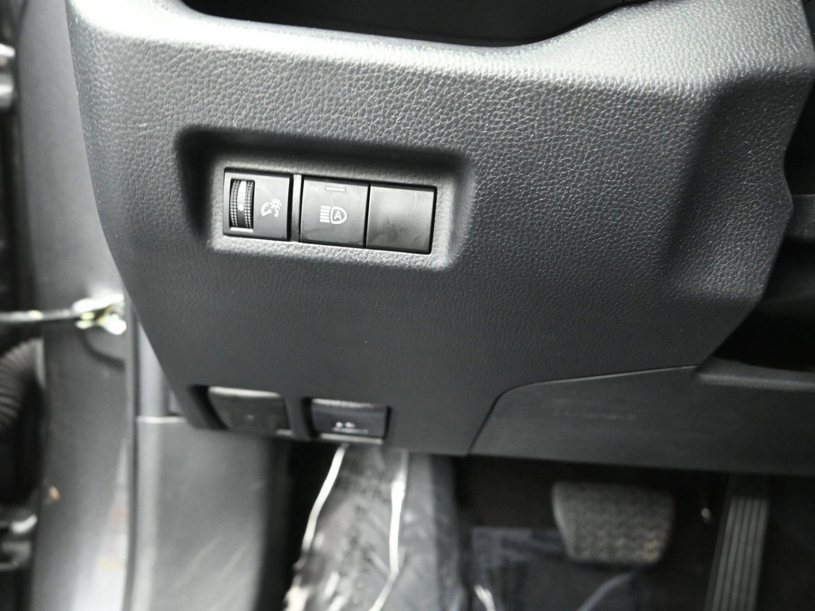 2022 TOYOTA RAV4 - Image 18