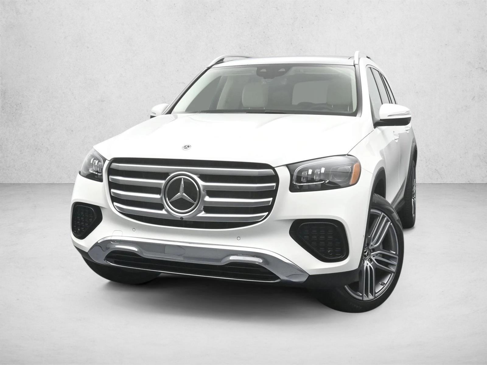 2025 Mercedes Benz GLS 450 4MATIC photo 2