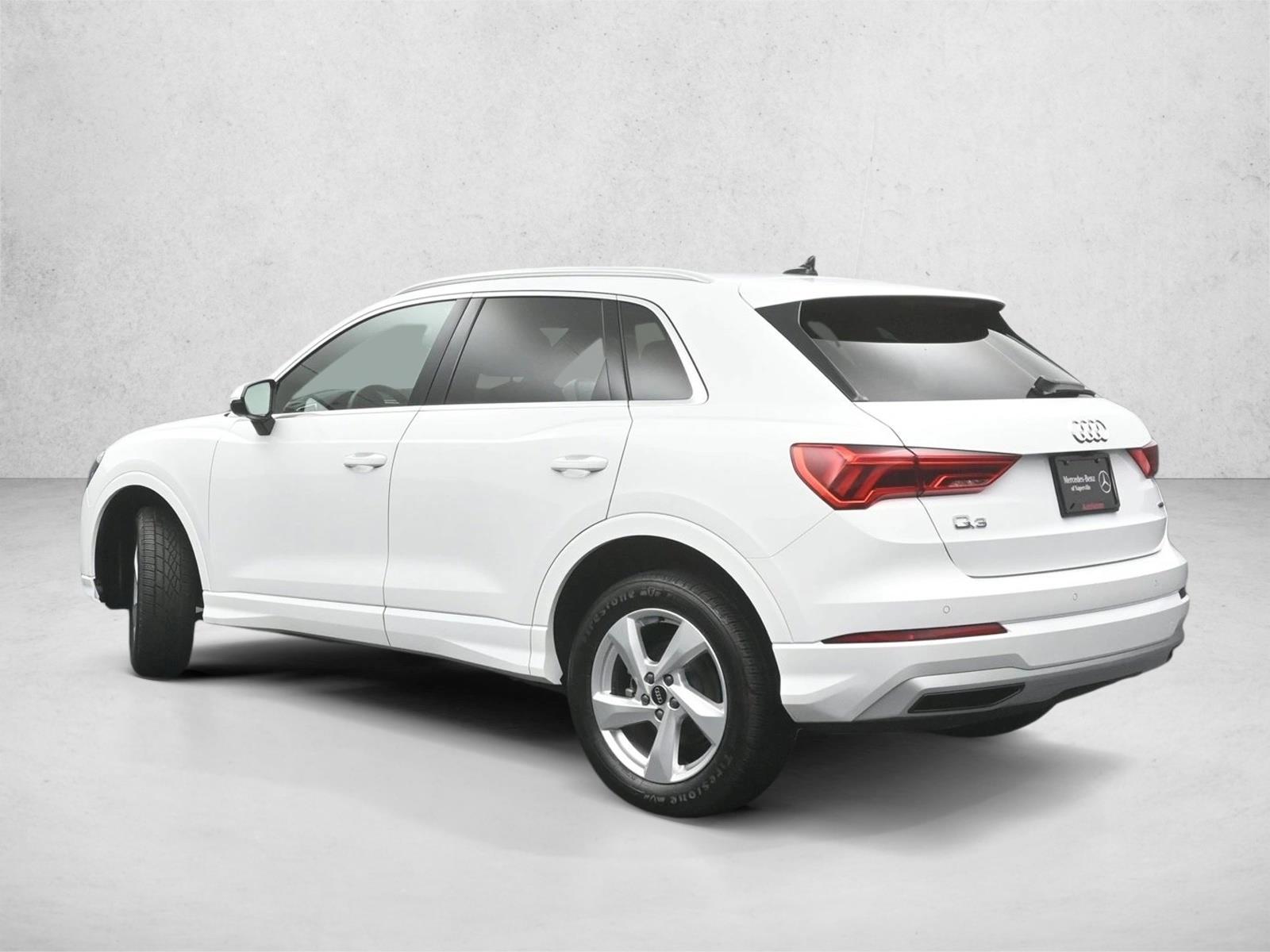 2022 Audi Q3 40 TFSI Premium photo 3