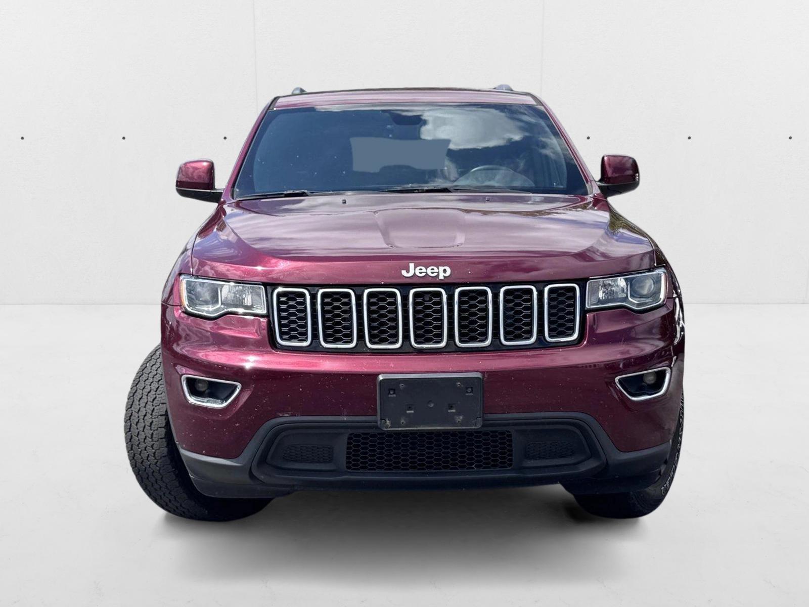 2017 Jeep Grand Cherokee Laredo photo 2