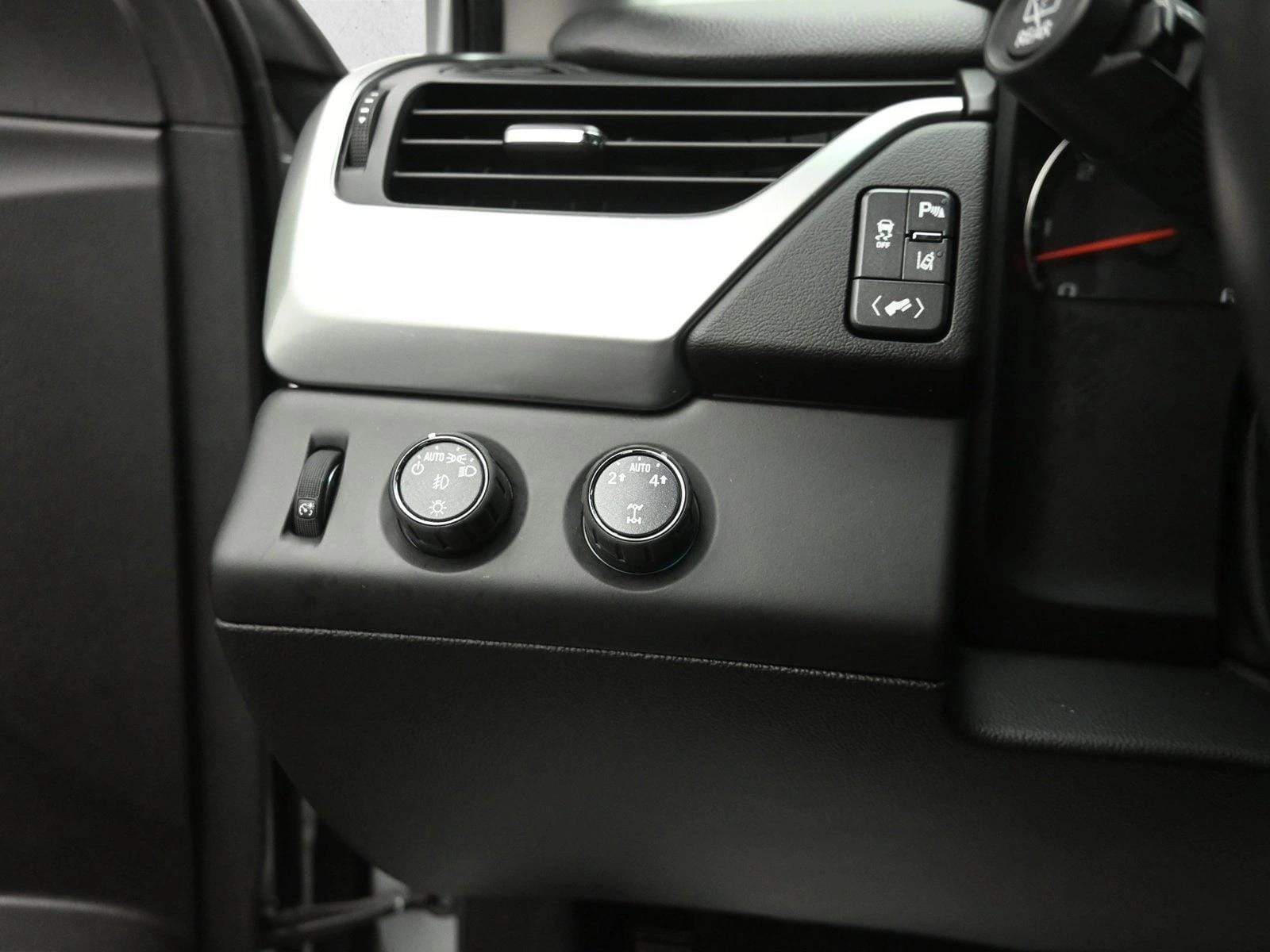 2015 CHEVROLET TAHOE - Image 19