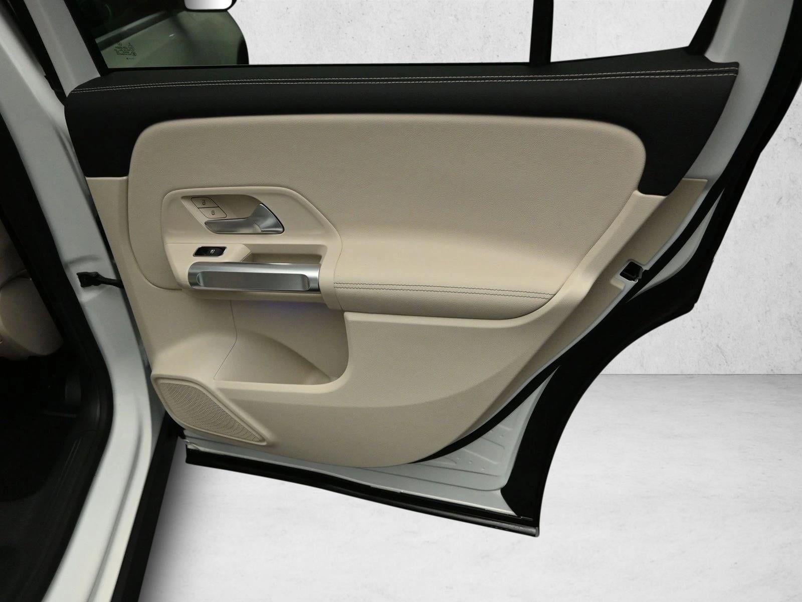 2025 MERCEDES-BENZ GLB-CLASS - Image 24