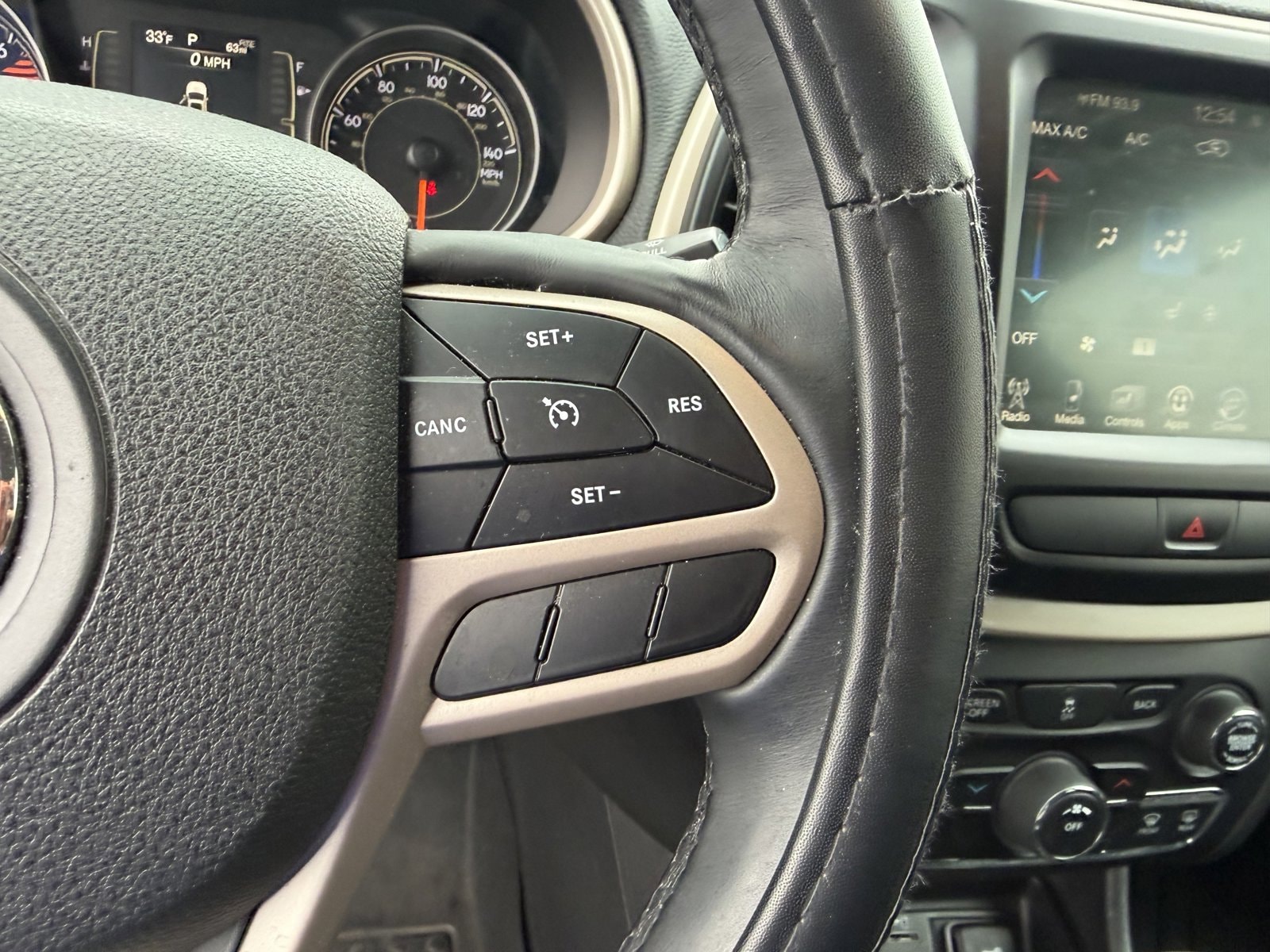 2017 JEEP CHEROKEE - Image 17