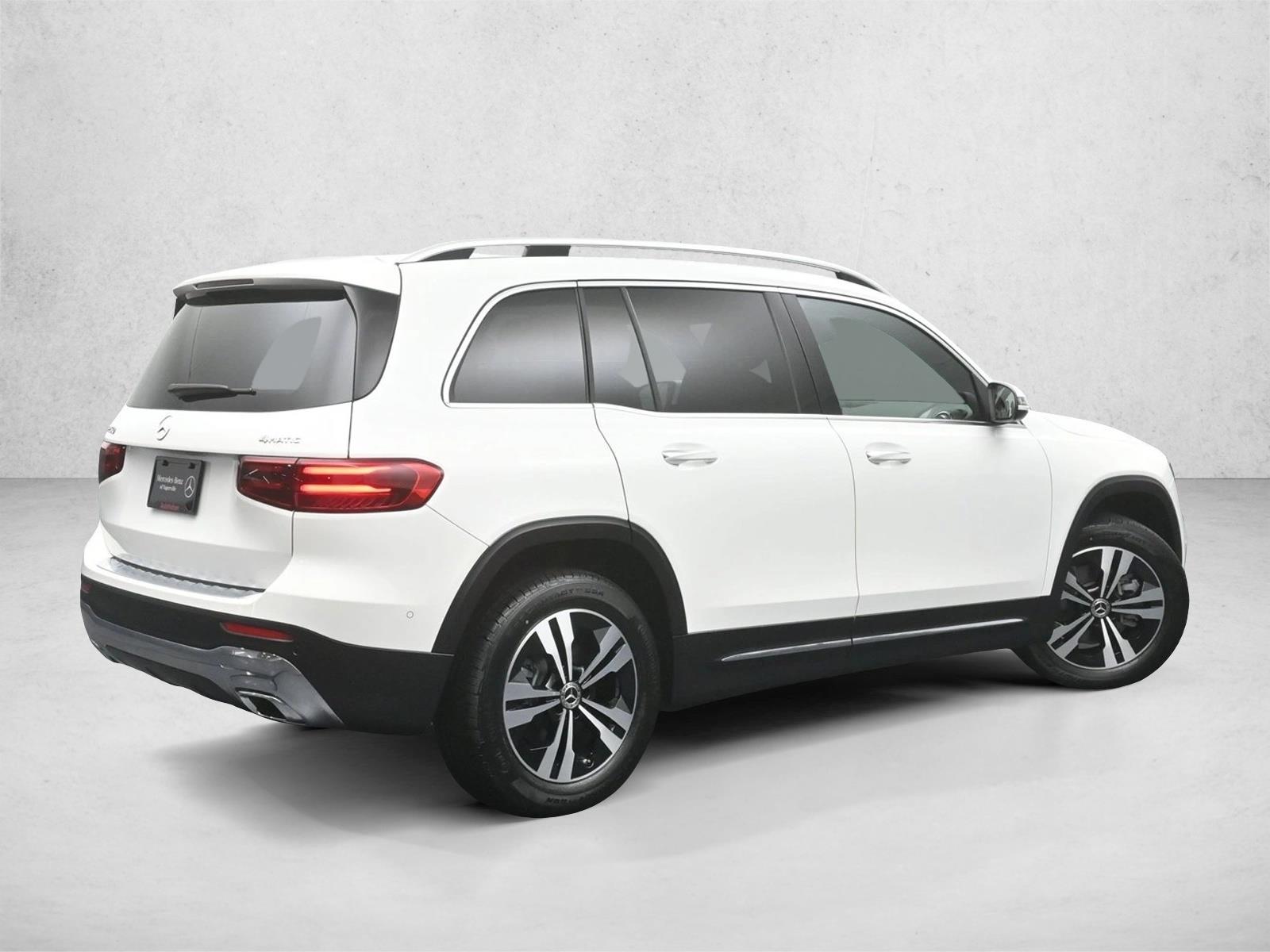 2025 Mercedes Benz GLB 250 4MATIC photo 2