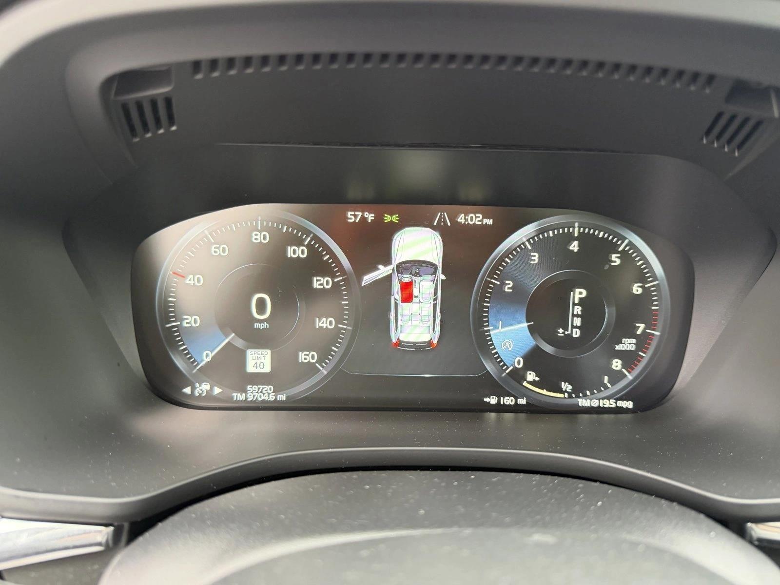 2018 VOLVO XC60 - Image 16