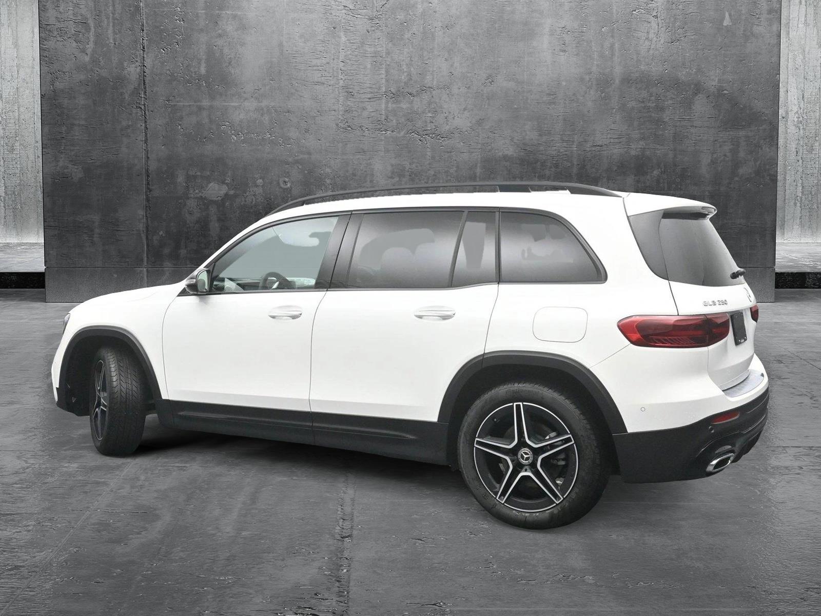 2025 Mercedes Benz GLB 250 4MATIC photo 4