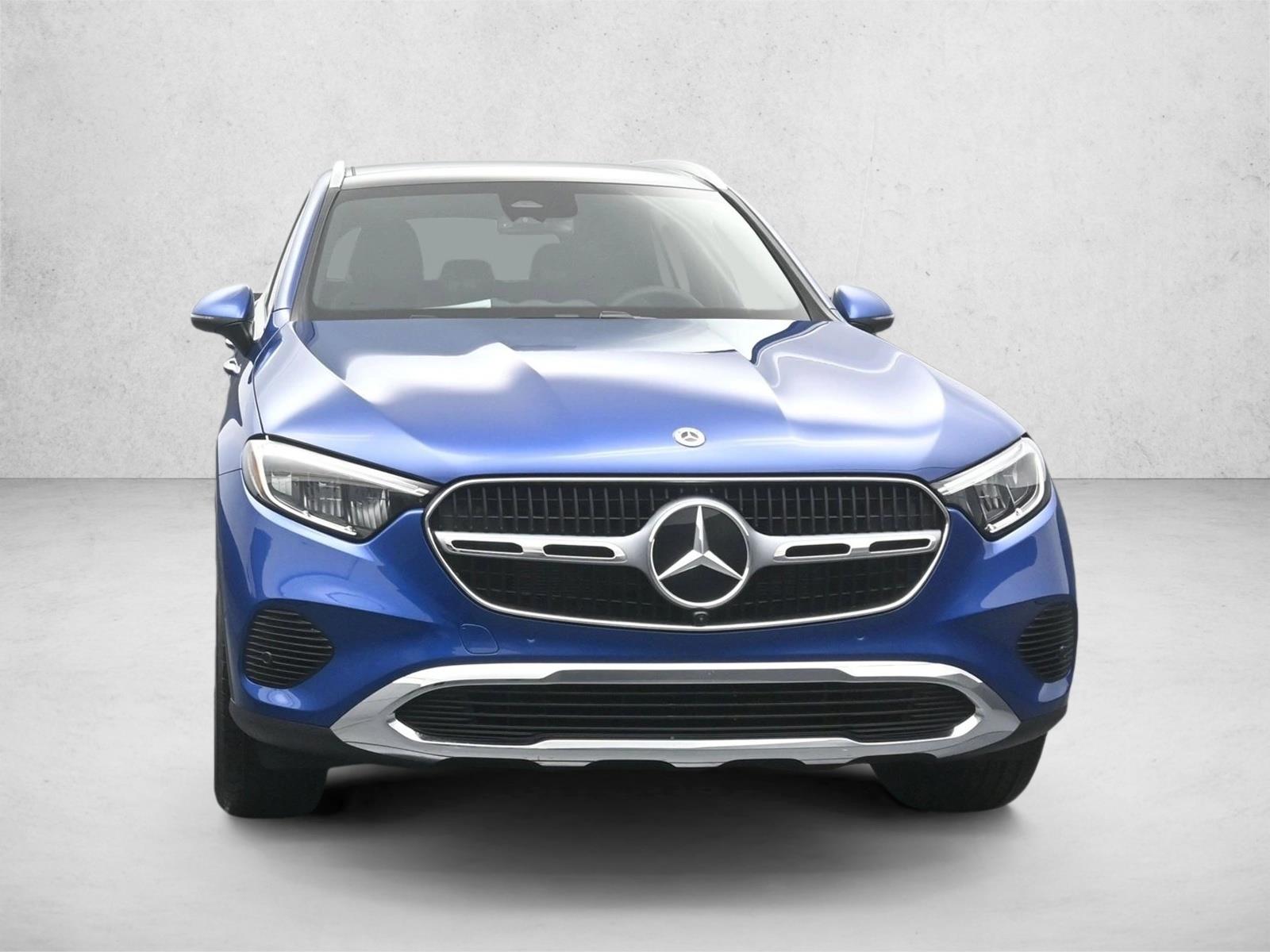 2025 Mercedes Benz GLC 300 4MATIC photo 3