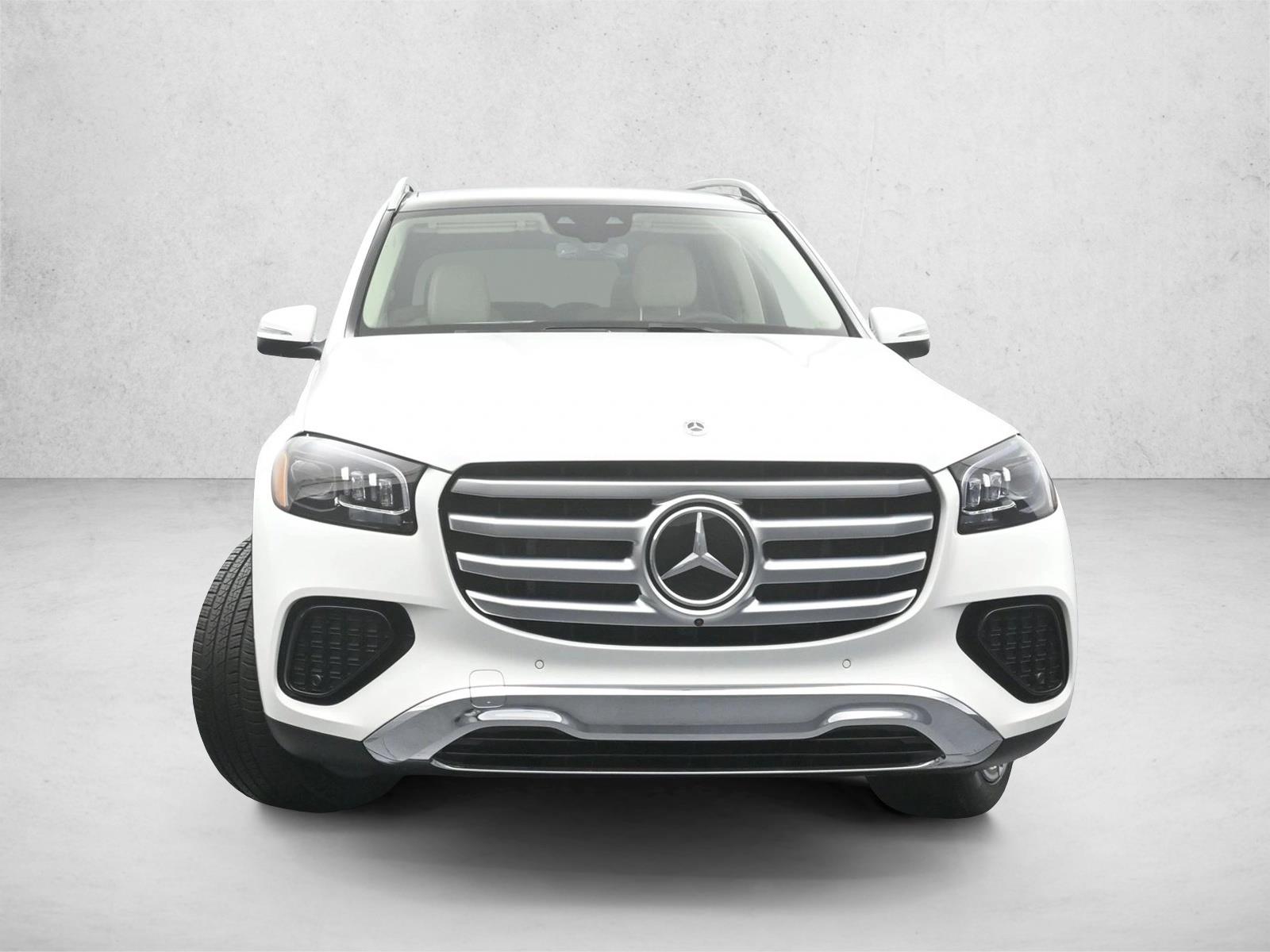 2025 Mercedes Benz GLS 450 4MATIC photo 2