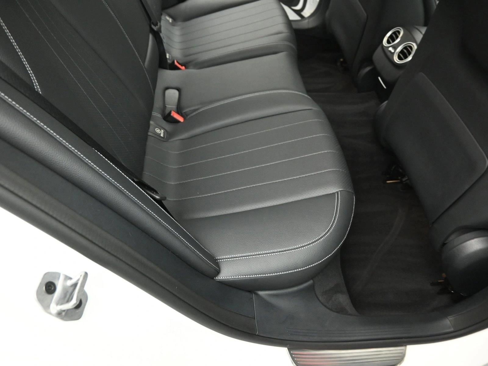 2019 MERCEDES-BENZ E-CLASS - Image 28