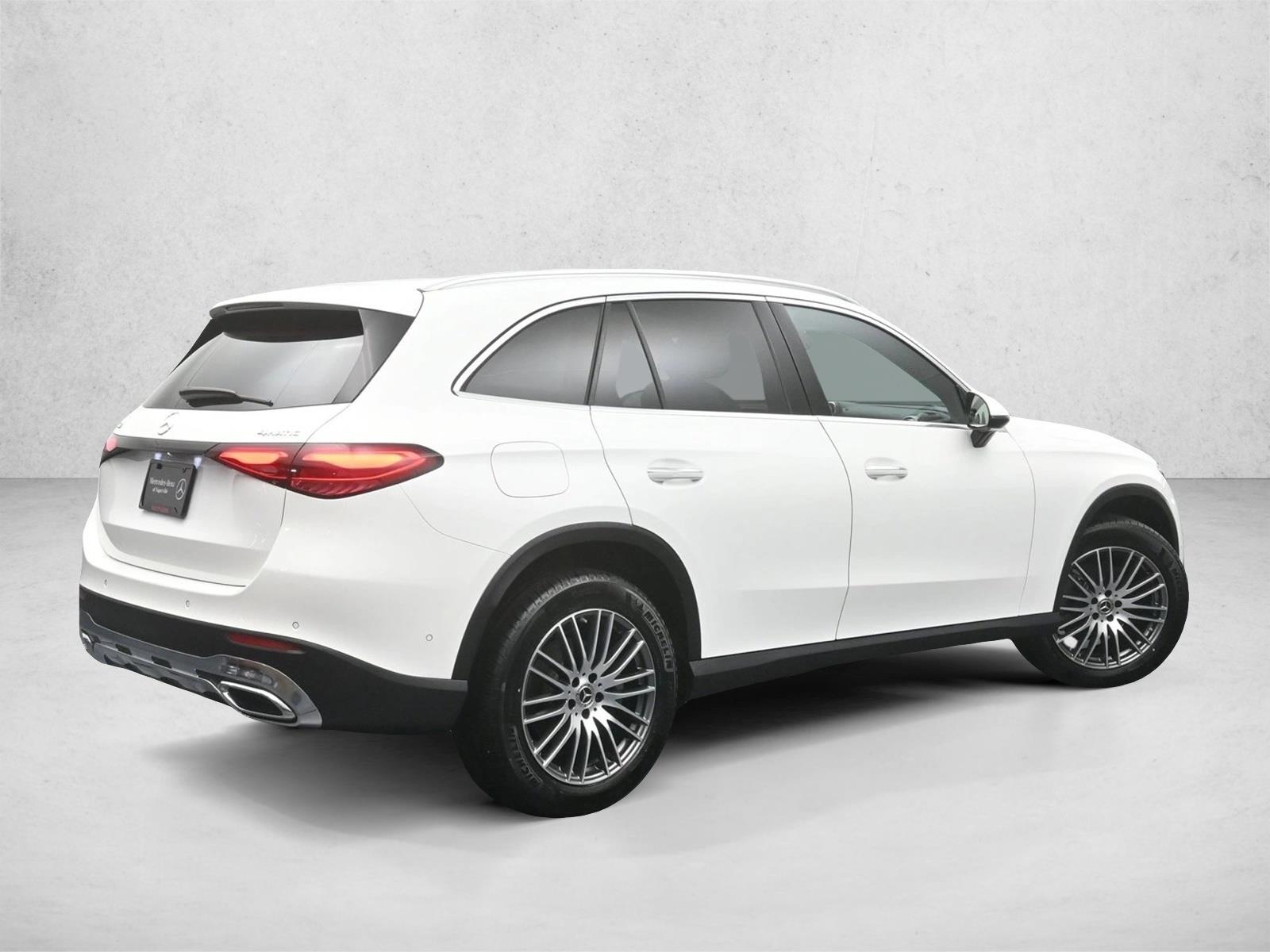 2025 Mercedes Benz GLC 300 4MATIC photo 2
