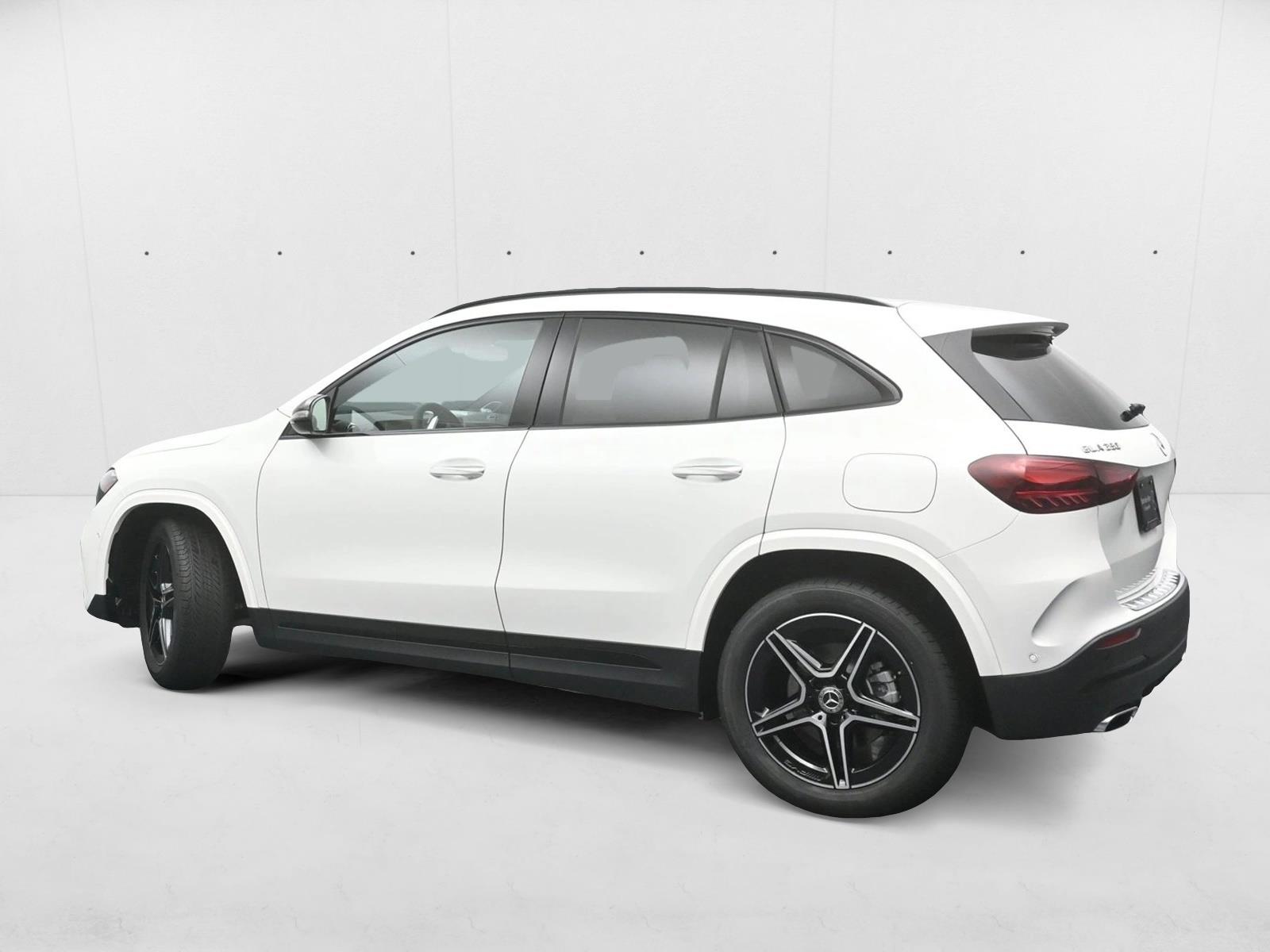2026 Mercedes Benz GLA 250 4MATIC photo 3