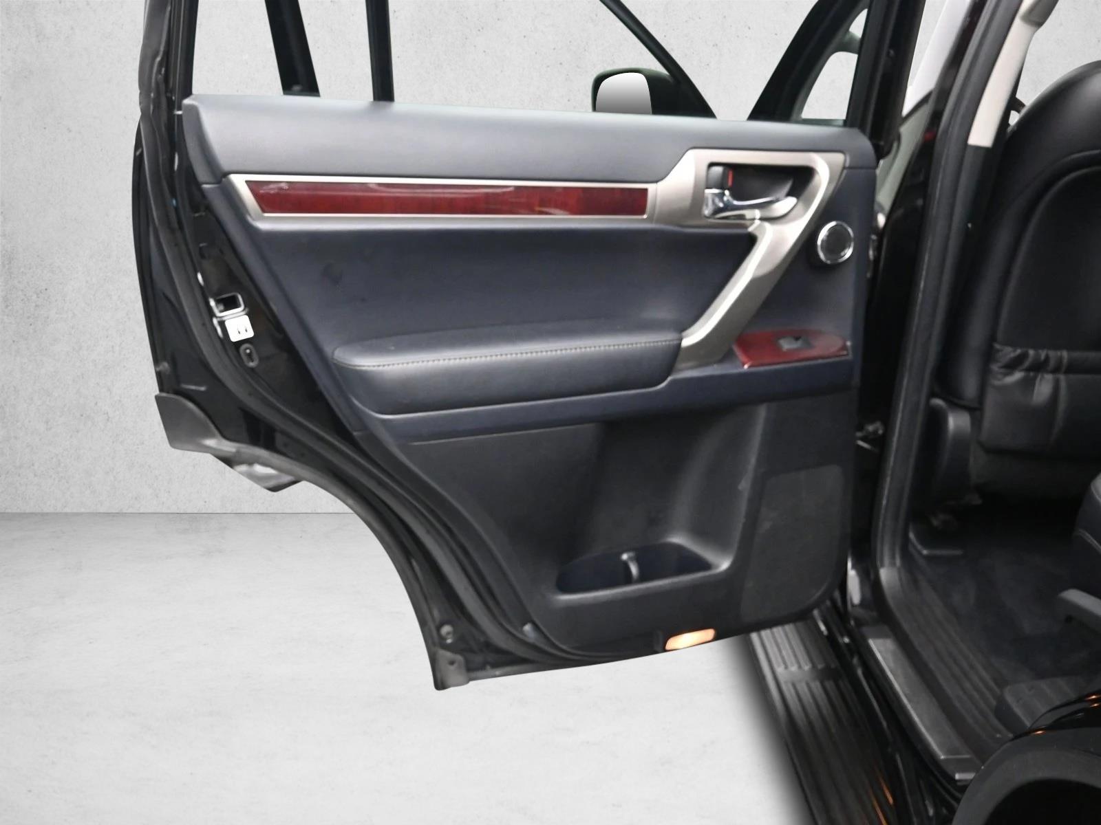 2017 LEXUS GX - Image 23