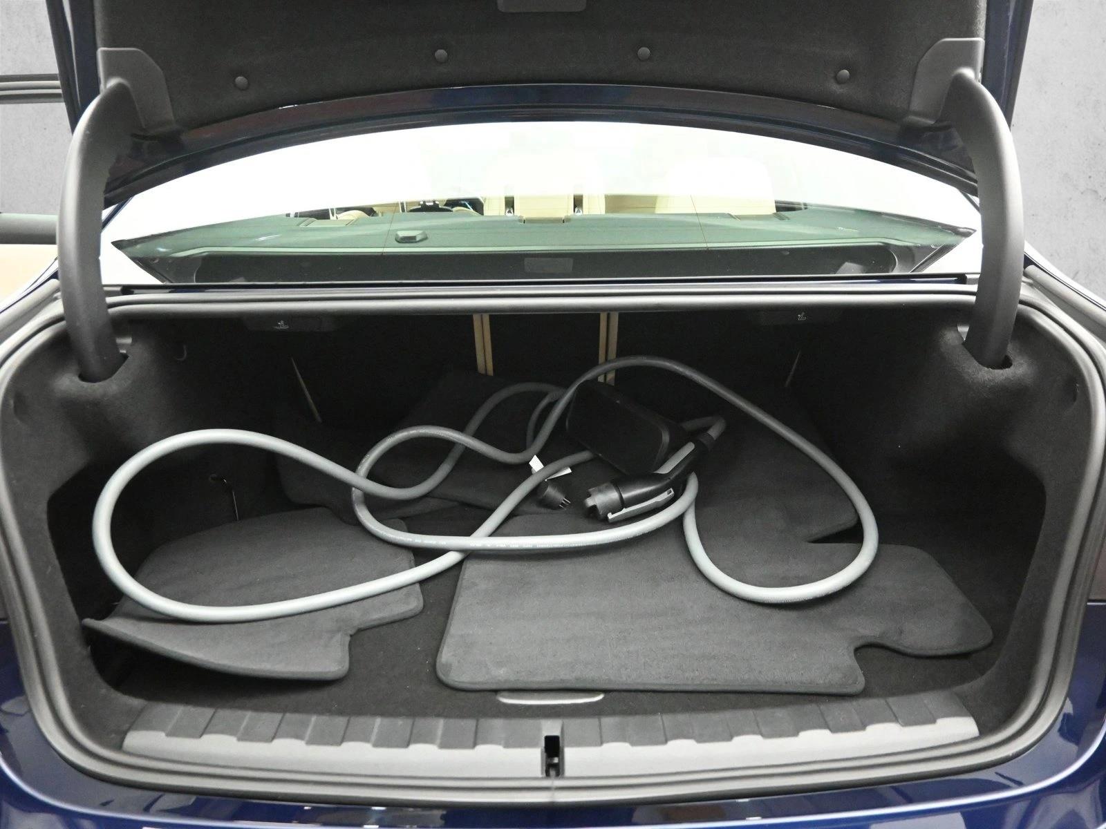 2024 BMW 330E - Image 25